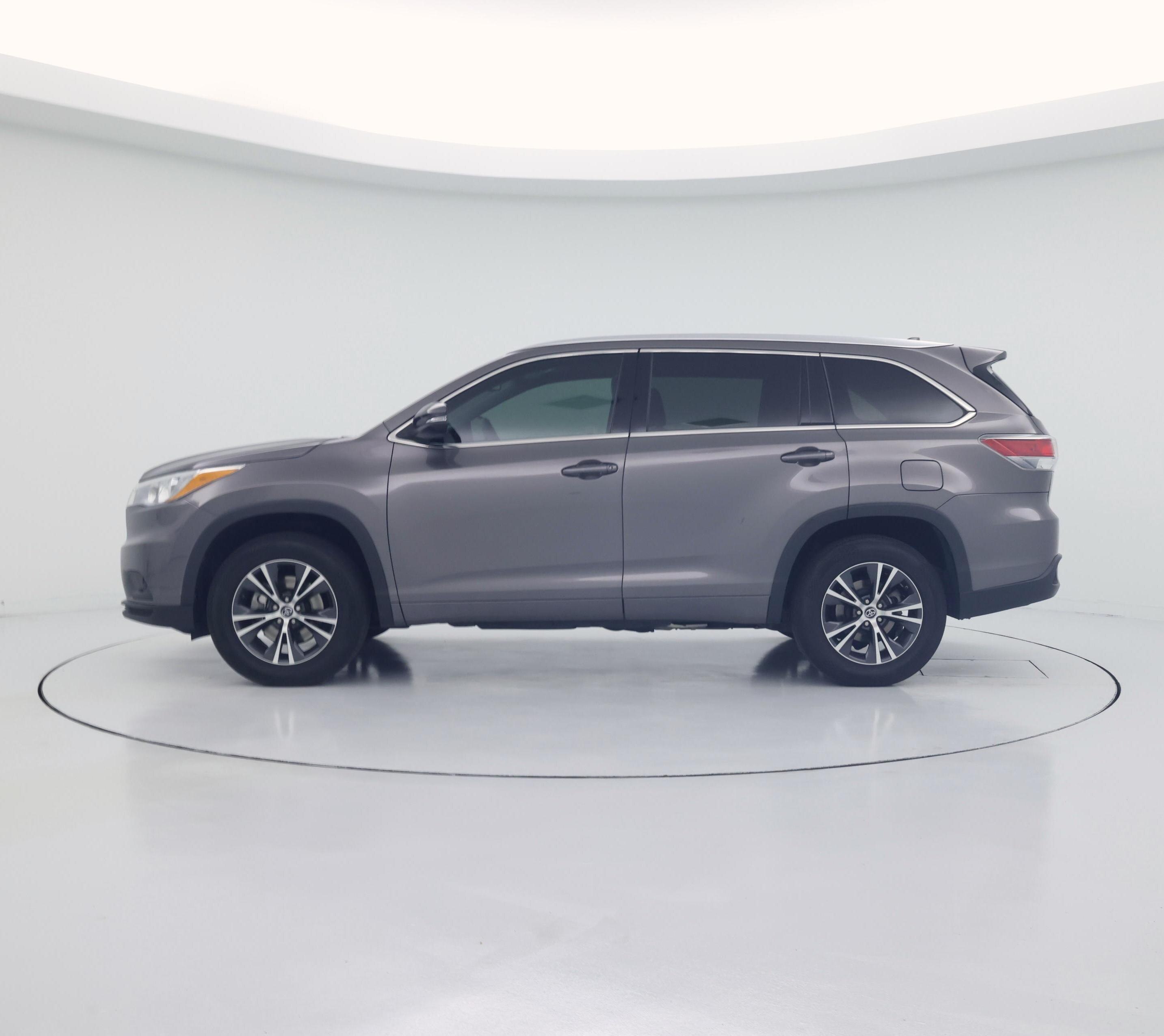 Thumbnail: 2016 Toyota Highlander - 3