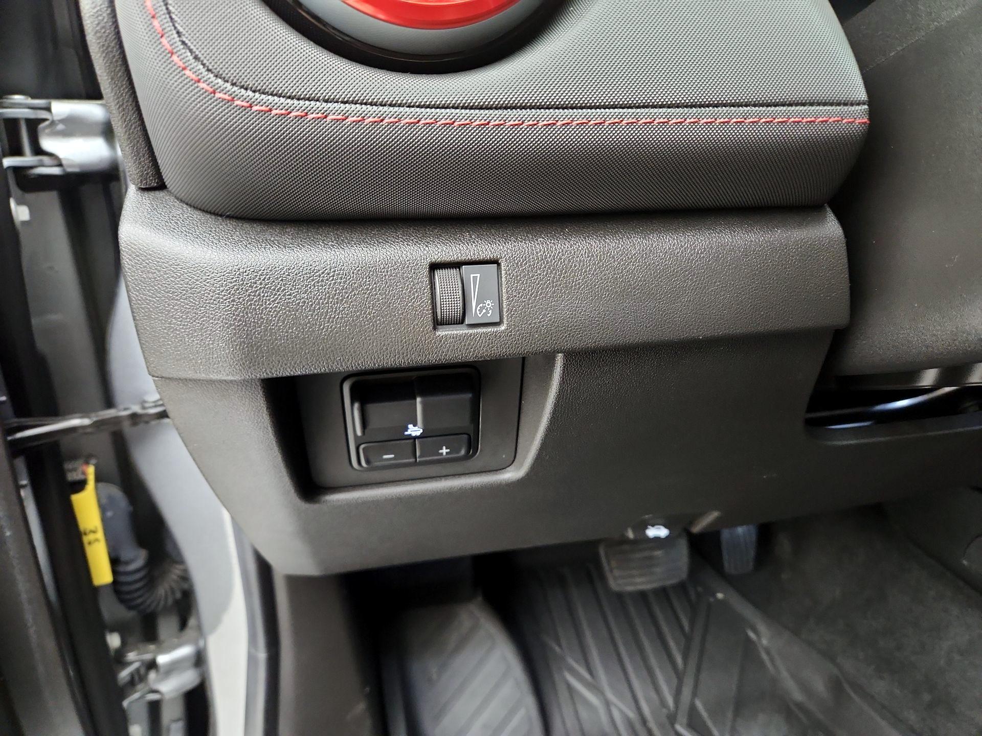 Thumbnail: 2023 Chevrolet Colorado - 13