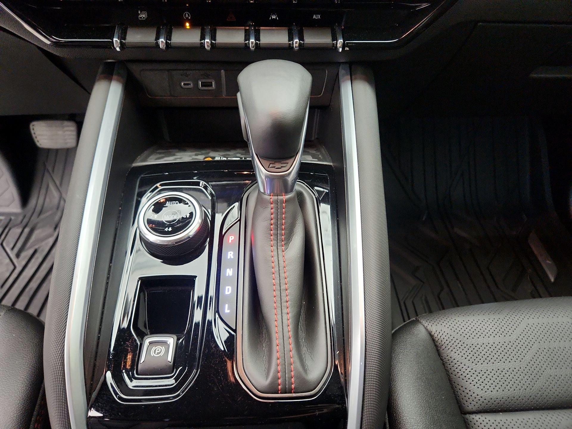 Thumbnail: 2023 Chevrolet Colorado - 17