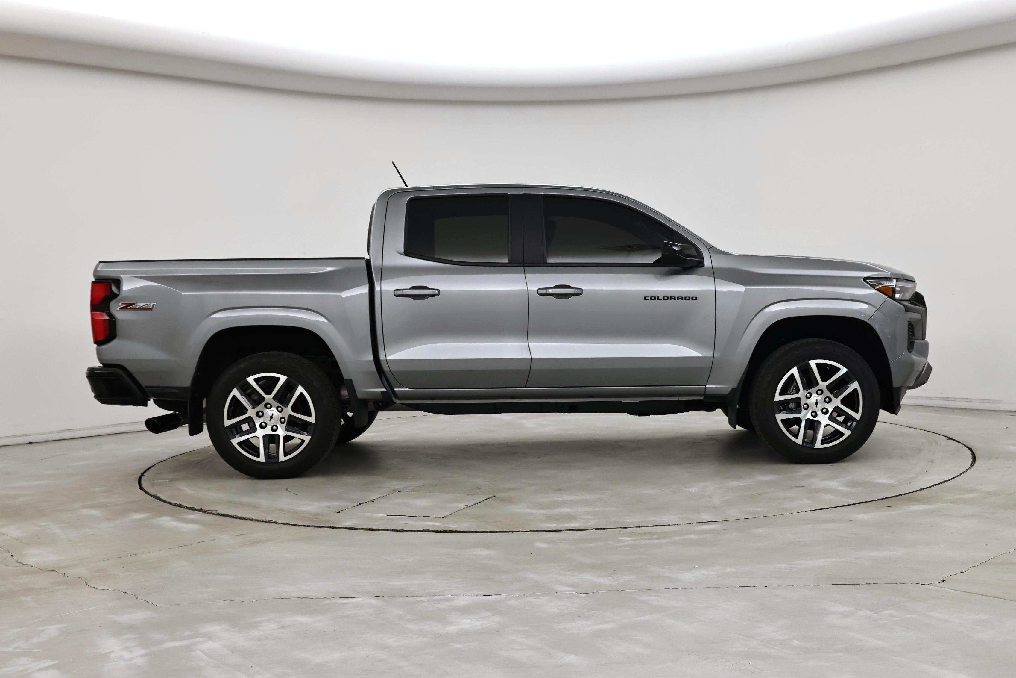 Thumbnail: 2023 Chevrolet Colorado - 7