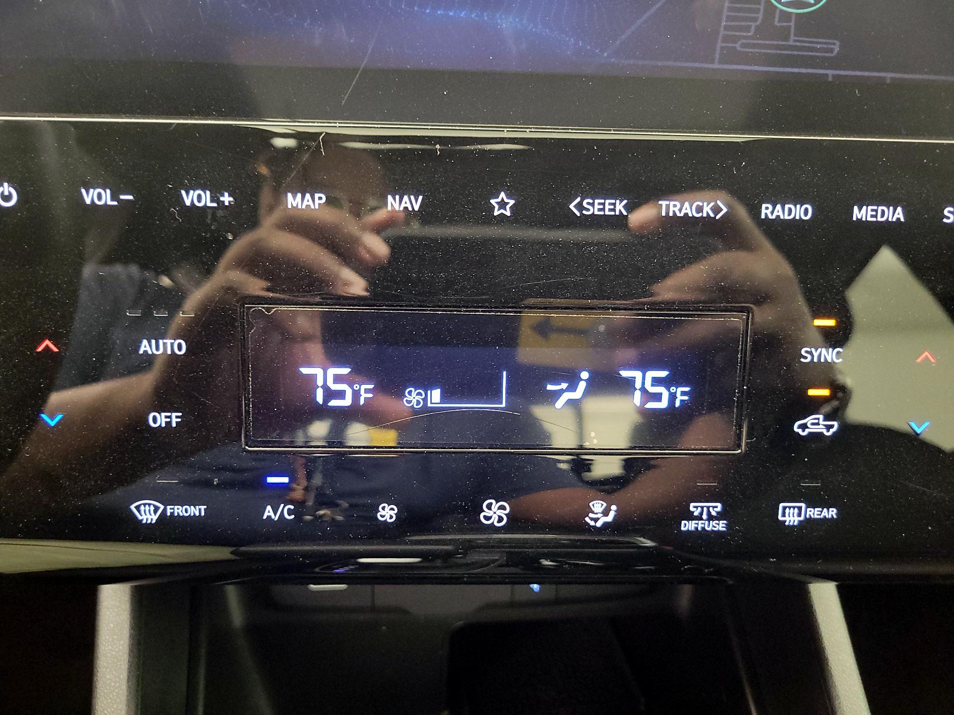 Thumbnail: 2023 Hyundai Santa Cruz - 17