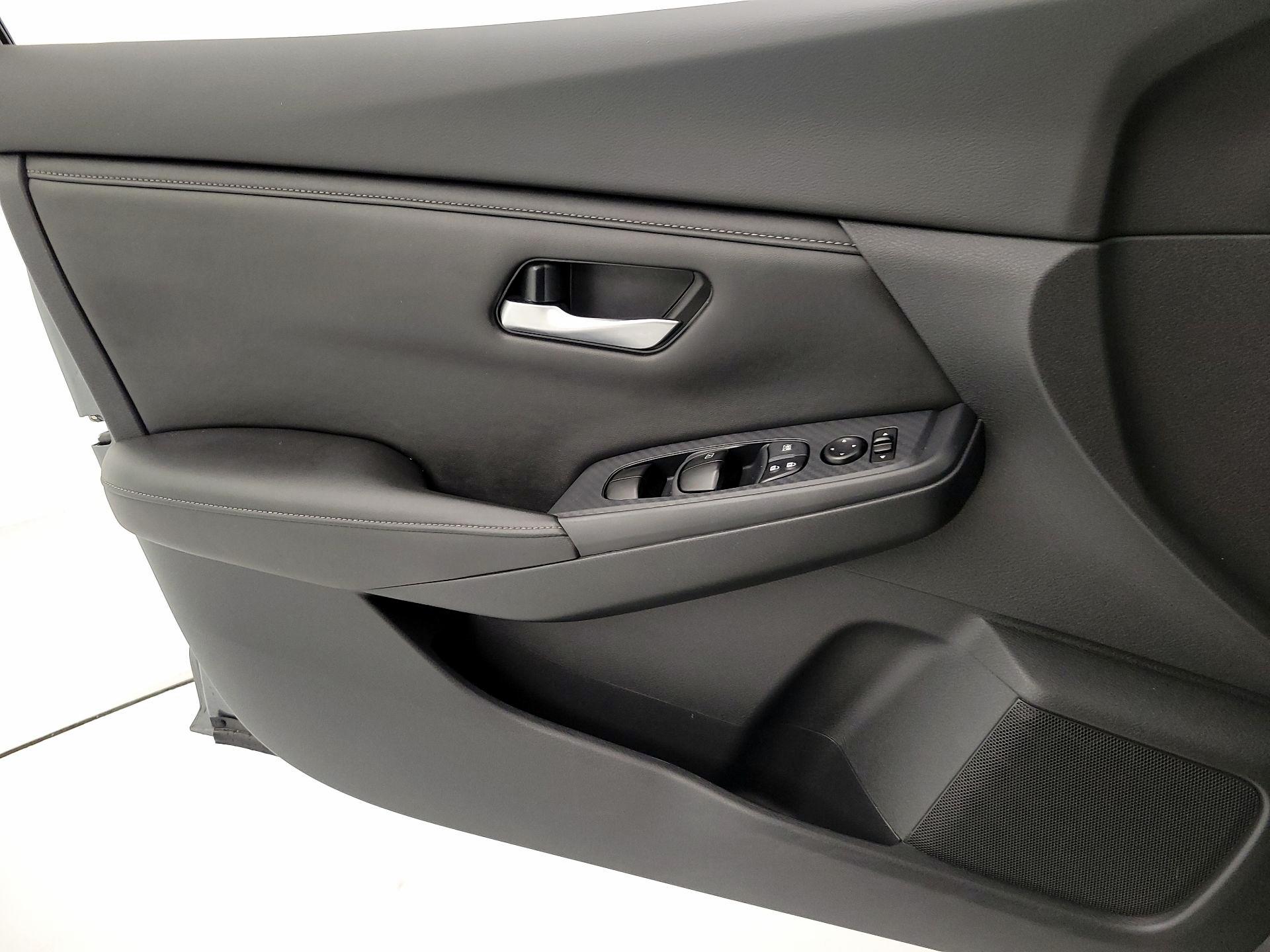 Thumbnail: 2020 Nissan Sentra - 12