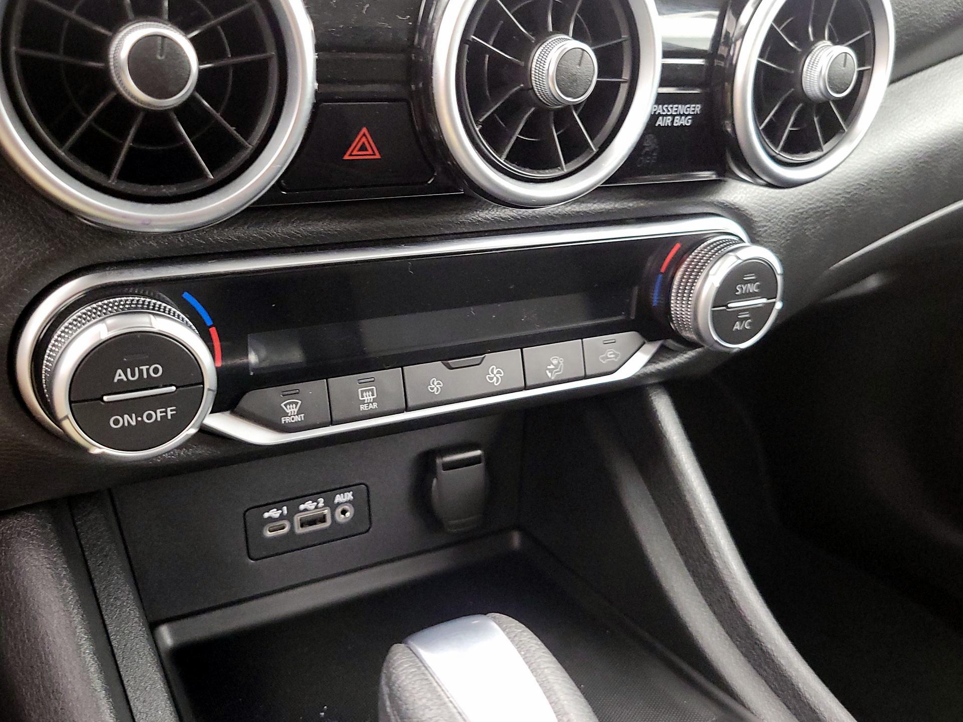 Thumbnail: 2020 Nissan Sentra - 16