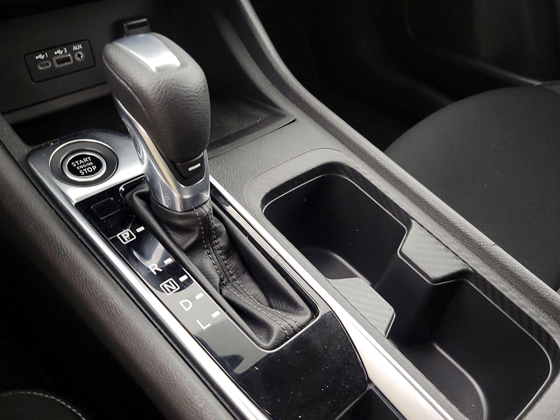 Thumbnail: 2020 Nissan Sentra - 17