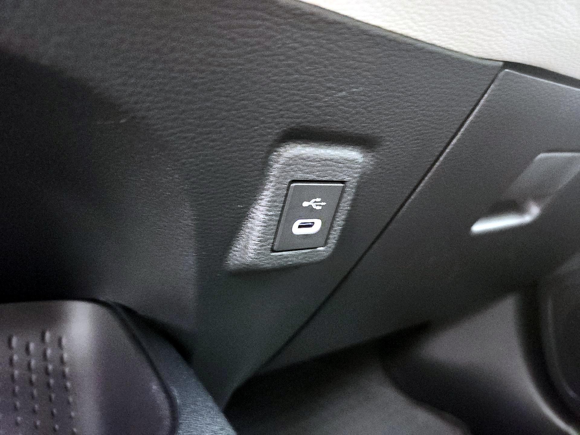 Thumbnail: 2023 Toyota Corolla - 18