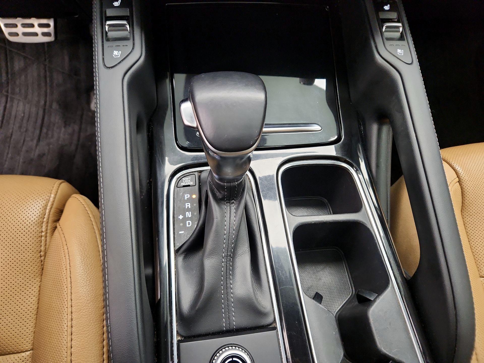 Thumbnail: 2020 Kia Telluride - 17