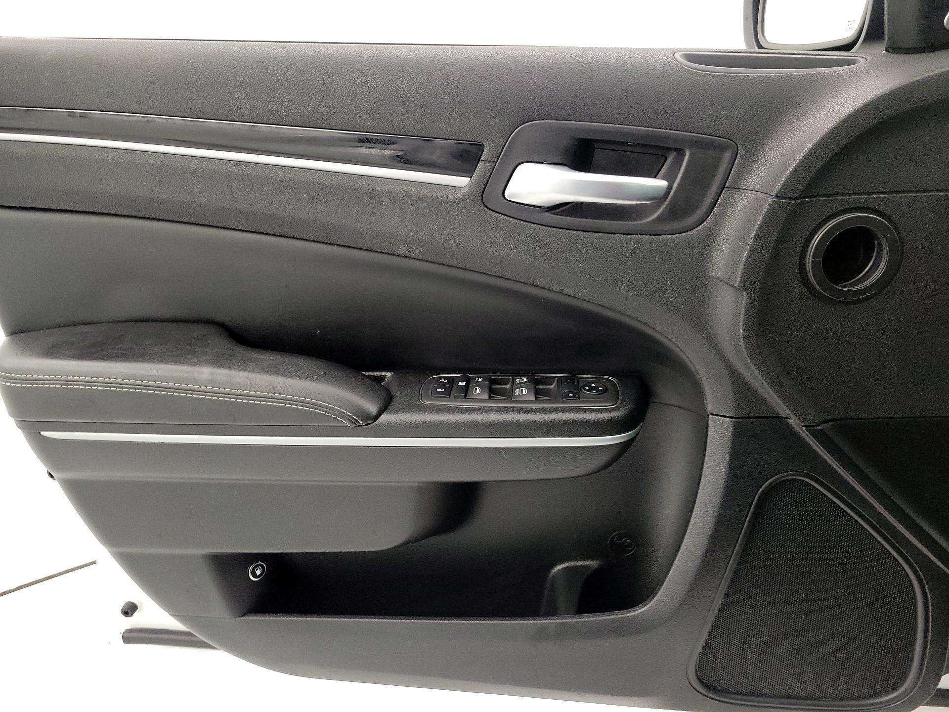 Thumbnail: 2023 Chrysler 300 - 12