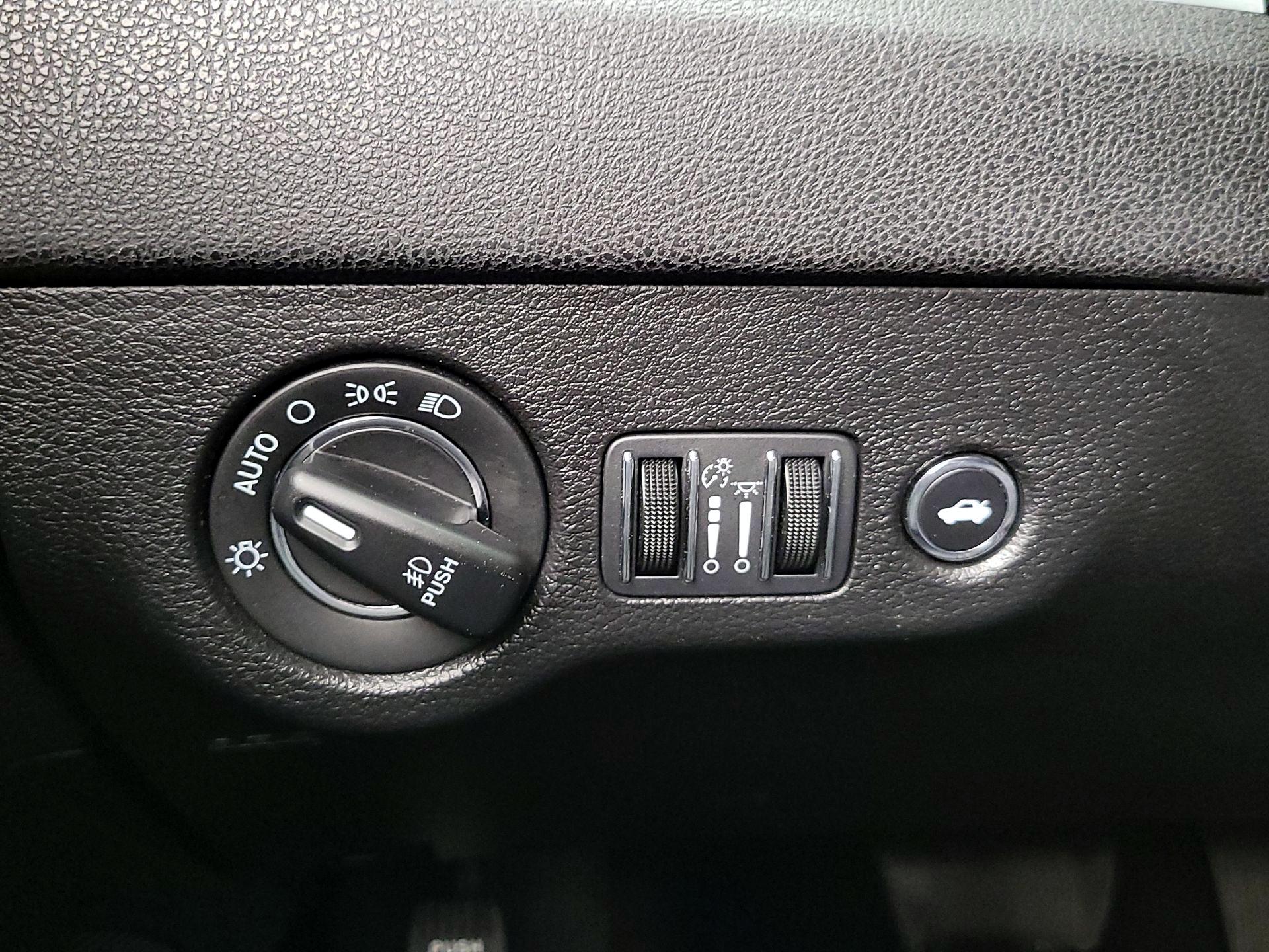 Thumbnail: 2023 Chrysler 300 - 13