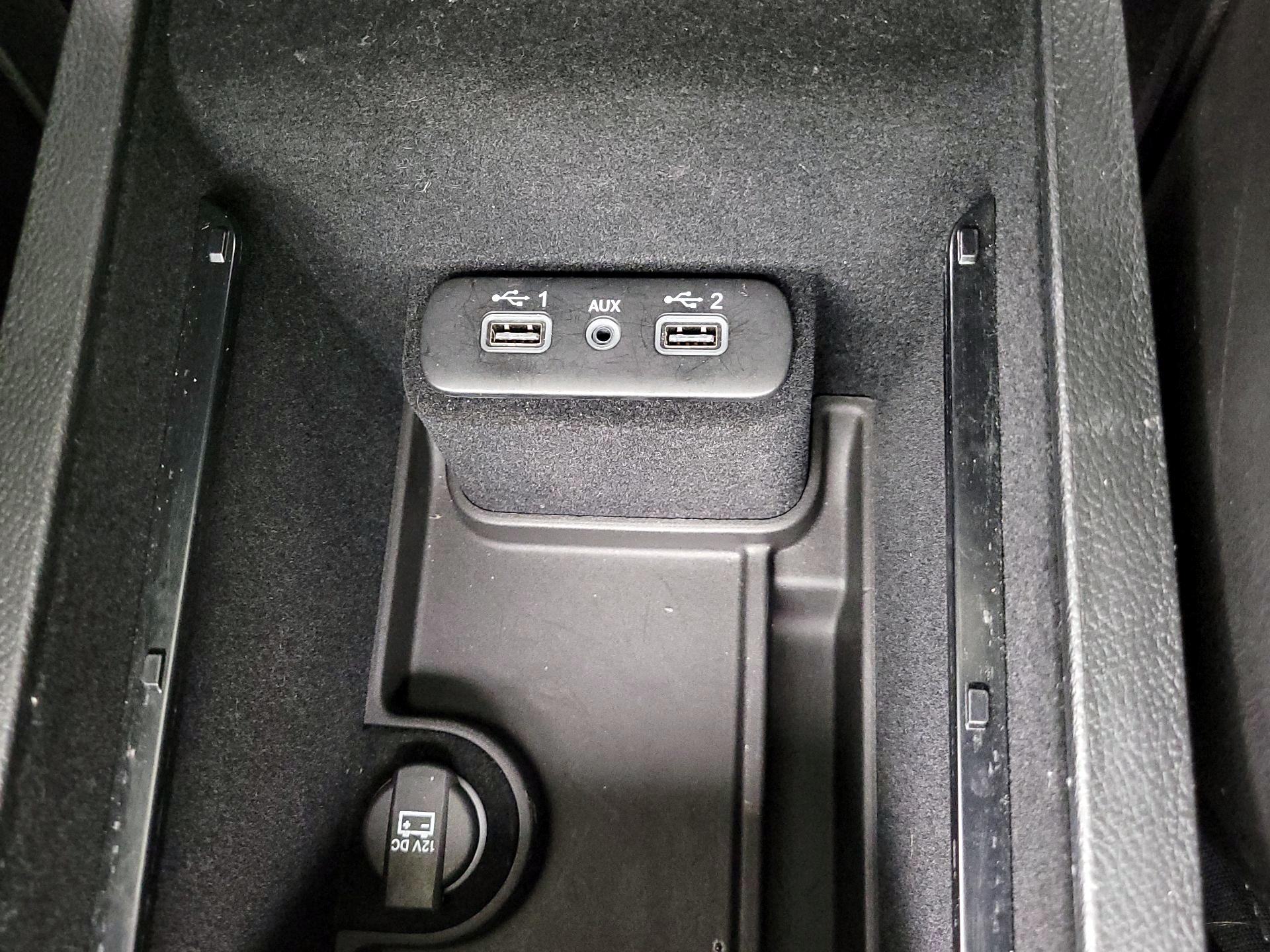 Thumbnail: 2023 Chrysler 300 - 19