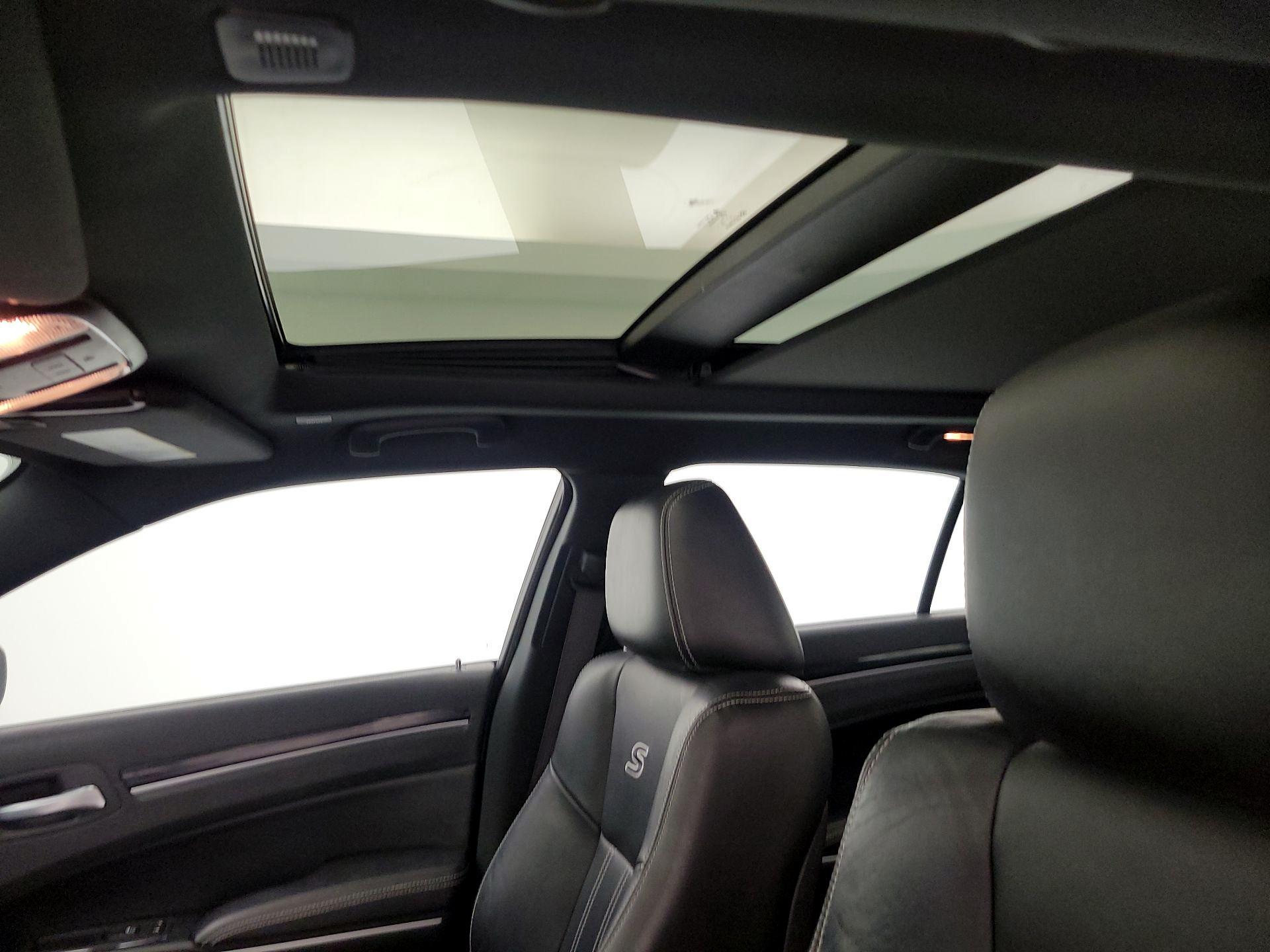 Thumbnail: 2023 Chrysler 300 - 20