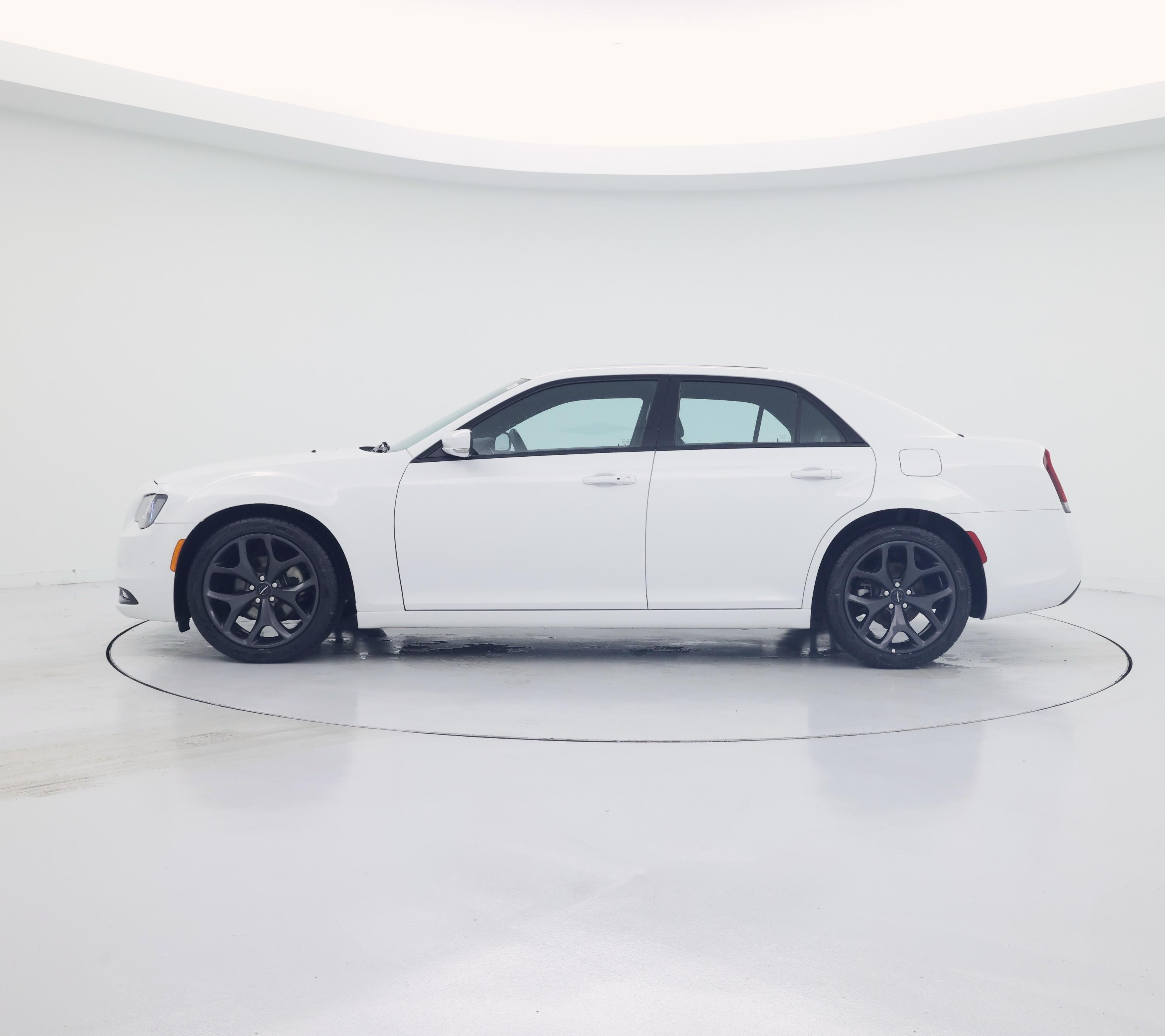 Thumbnail: 2023 Chrysler 300 - 3