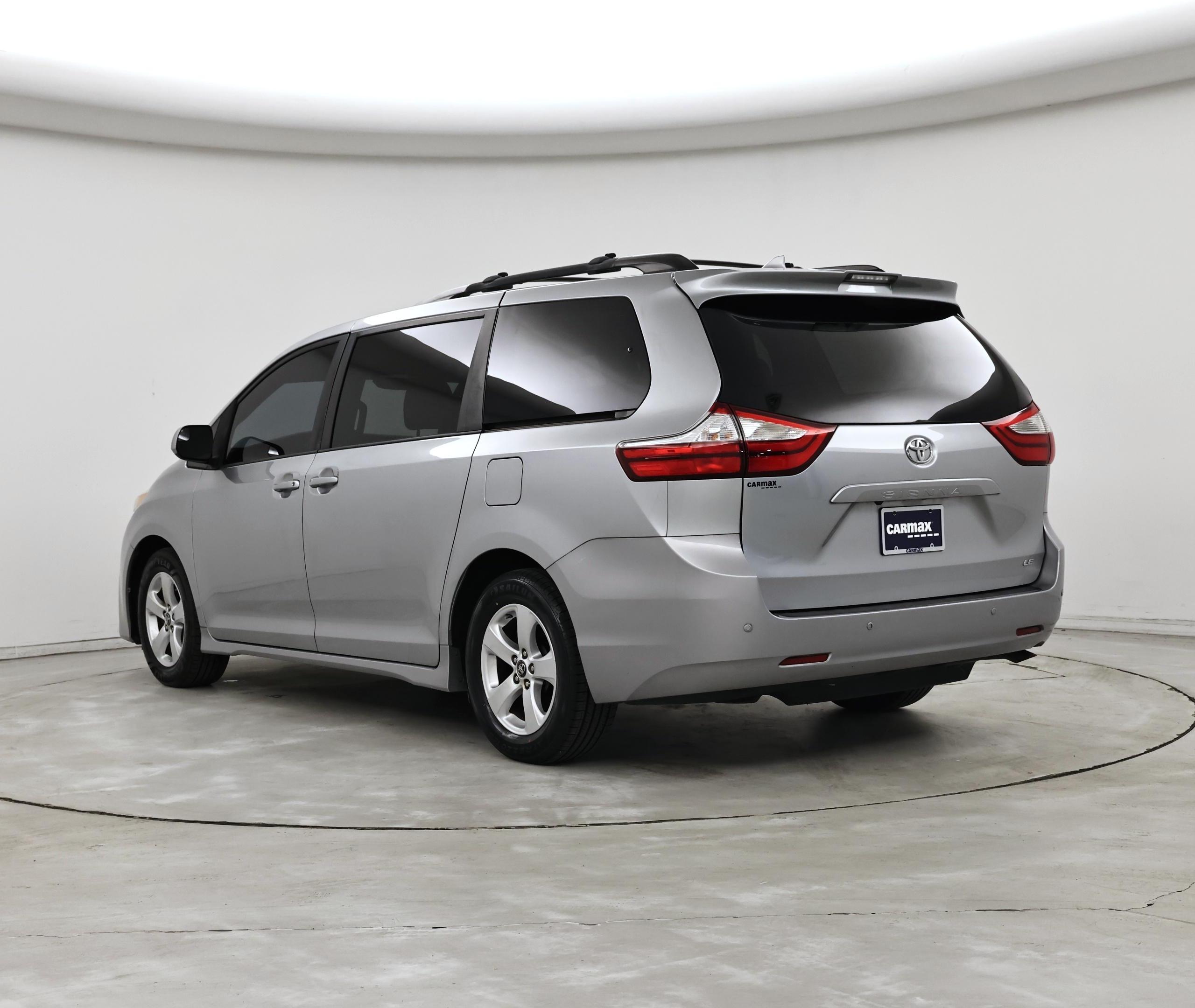 Thumbnail: 2018 Toyota Sienna - 2