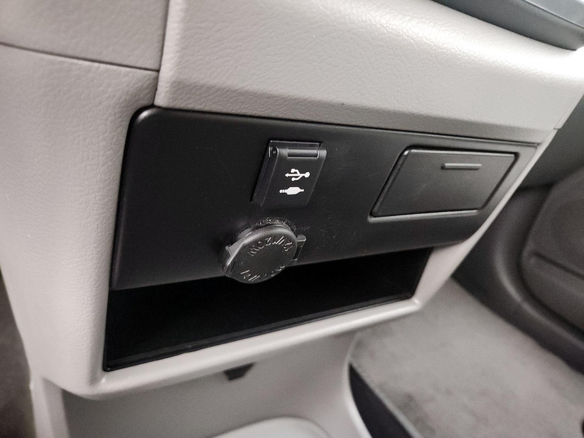 Thumbnail: 2018 Toyota Sienna - 19