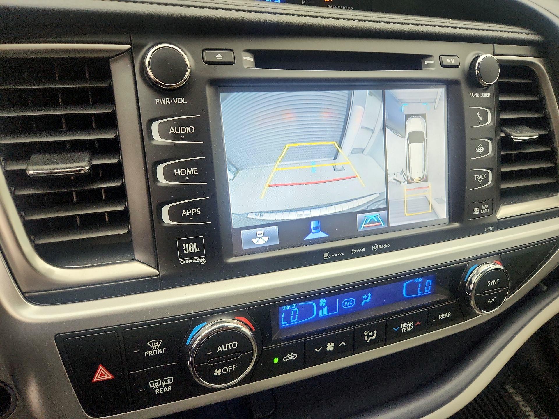 Thumbnail: 2019 Toyota Highlander - 14