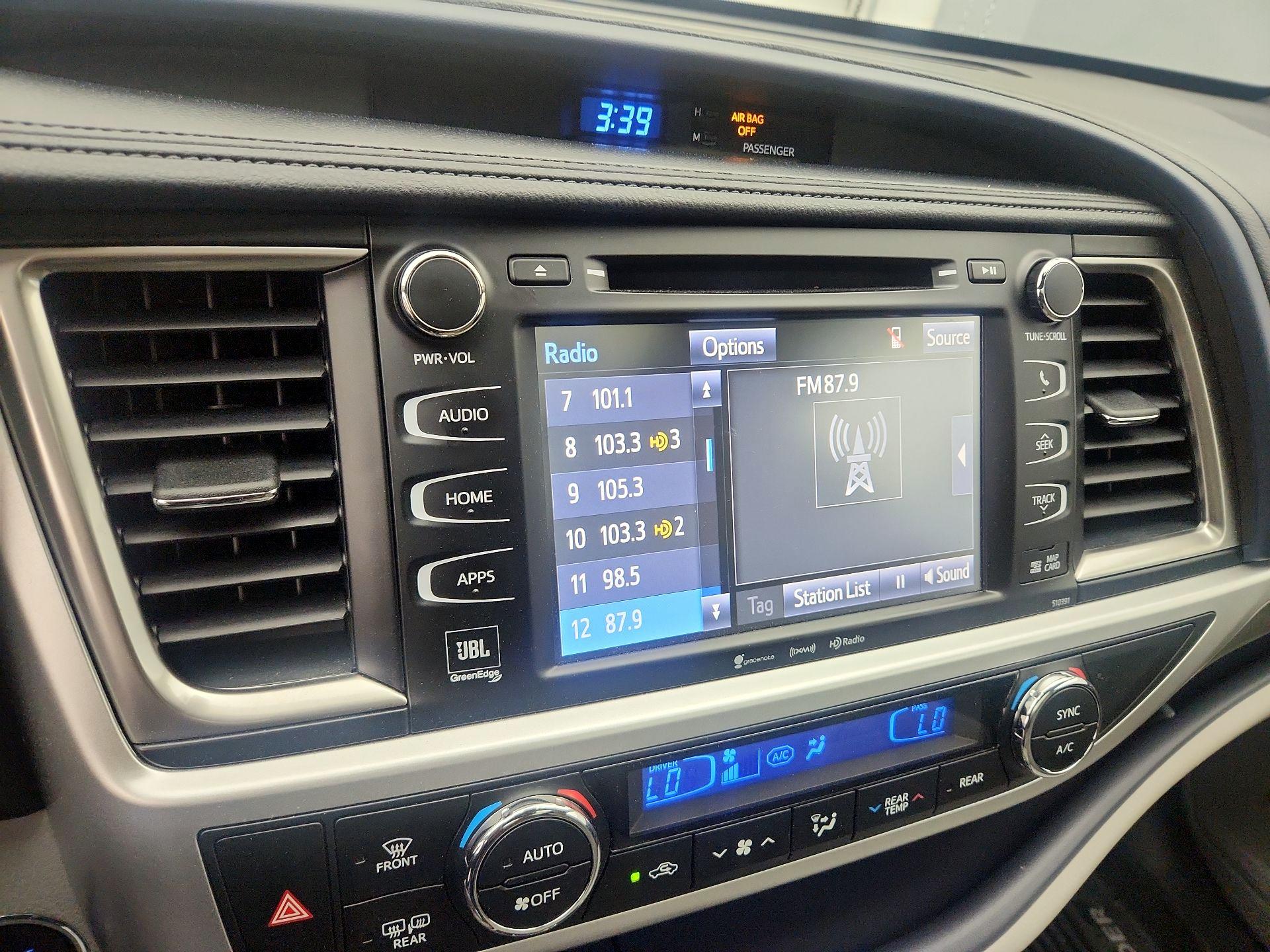 Thumbnail: 2019 Toyota Highlander - 15