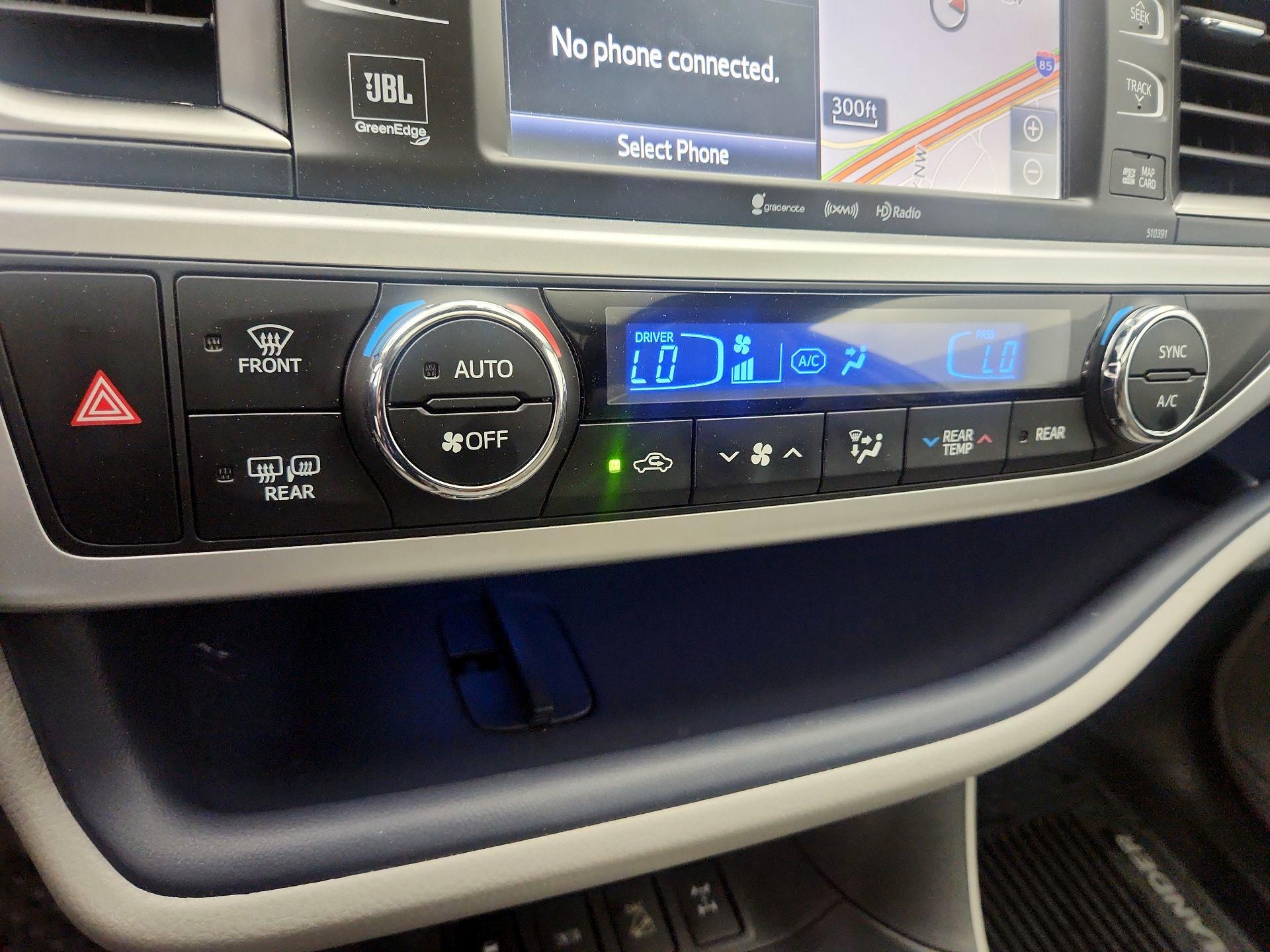 Thumbnail: 2019 Toyota Highlander - 16