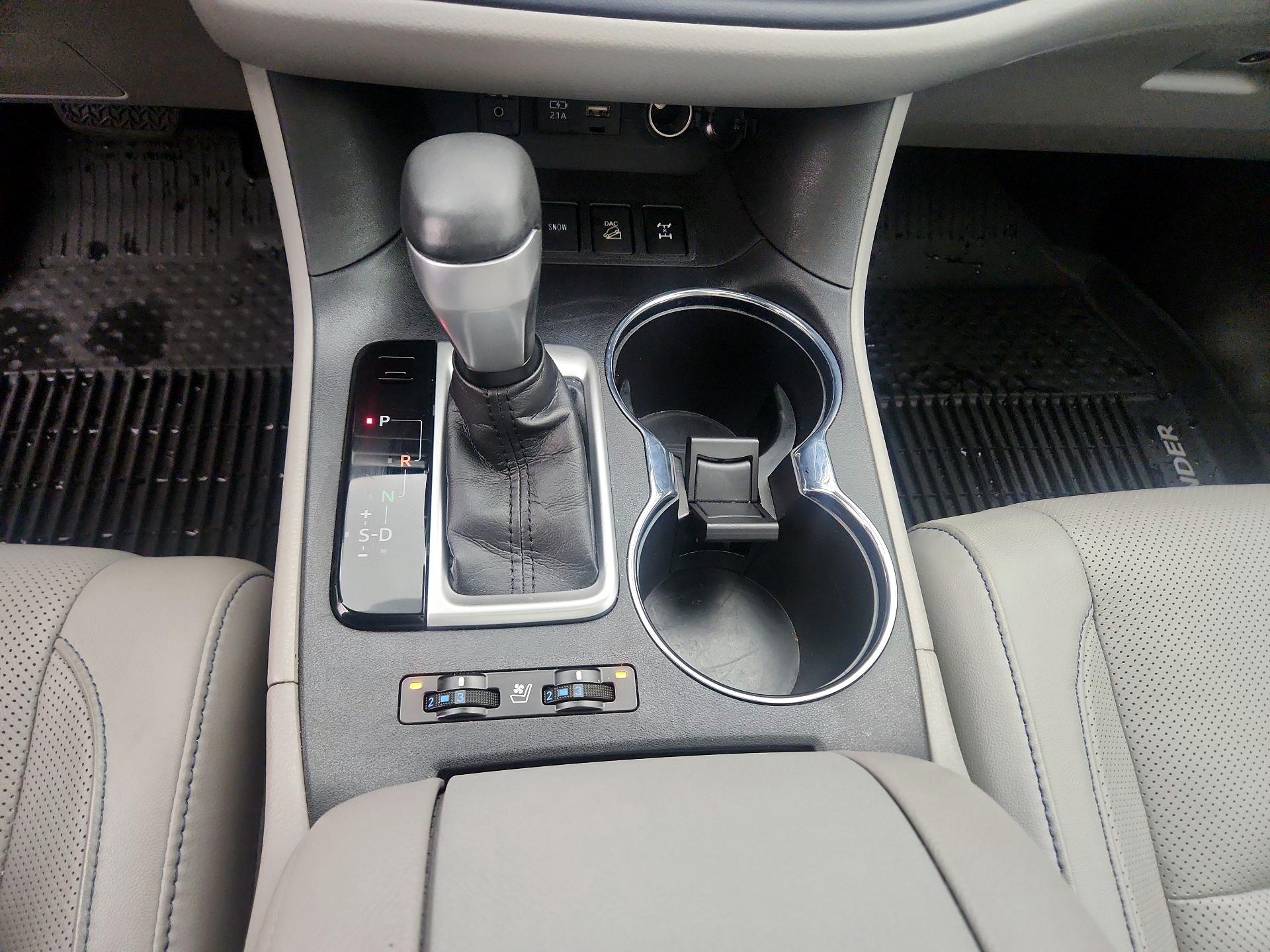 Thumbnail: 2019 Toyota Highlander - 17
