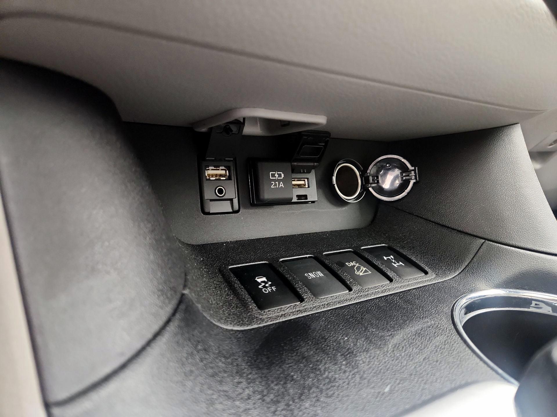 Thumbnail: 2019 Toyota Highlander - 18