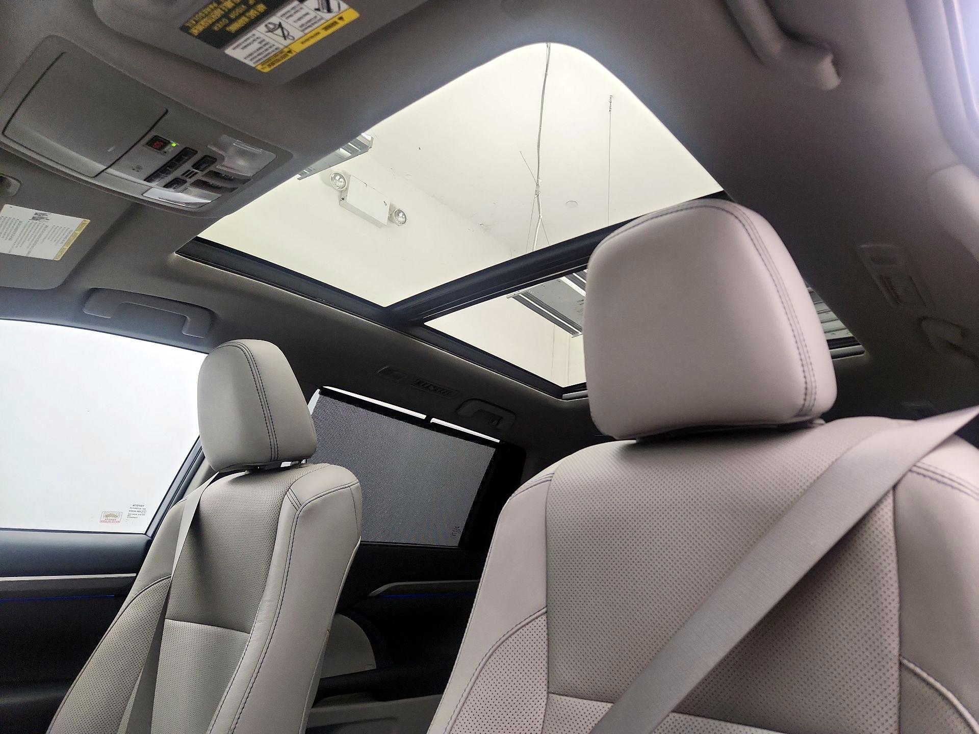 Thumbnail: 2019 Toyota Highlander - 19