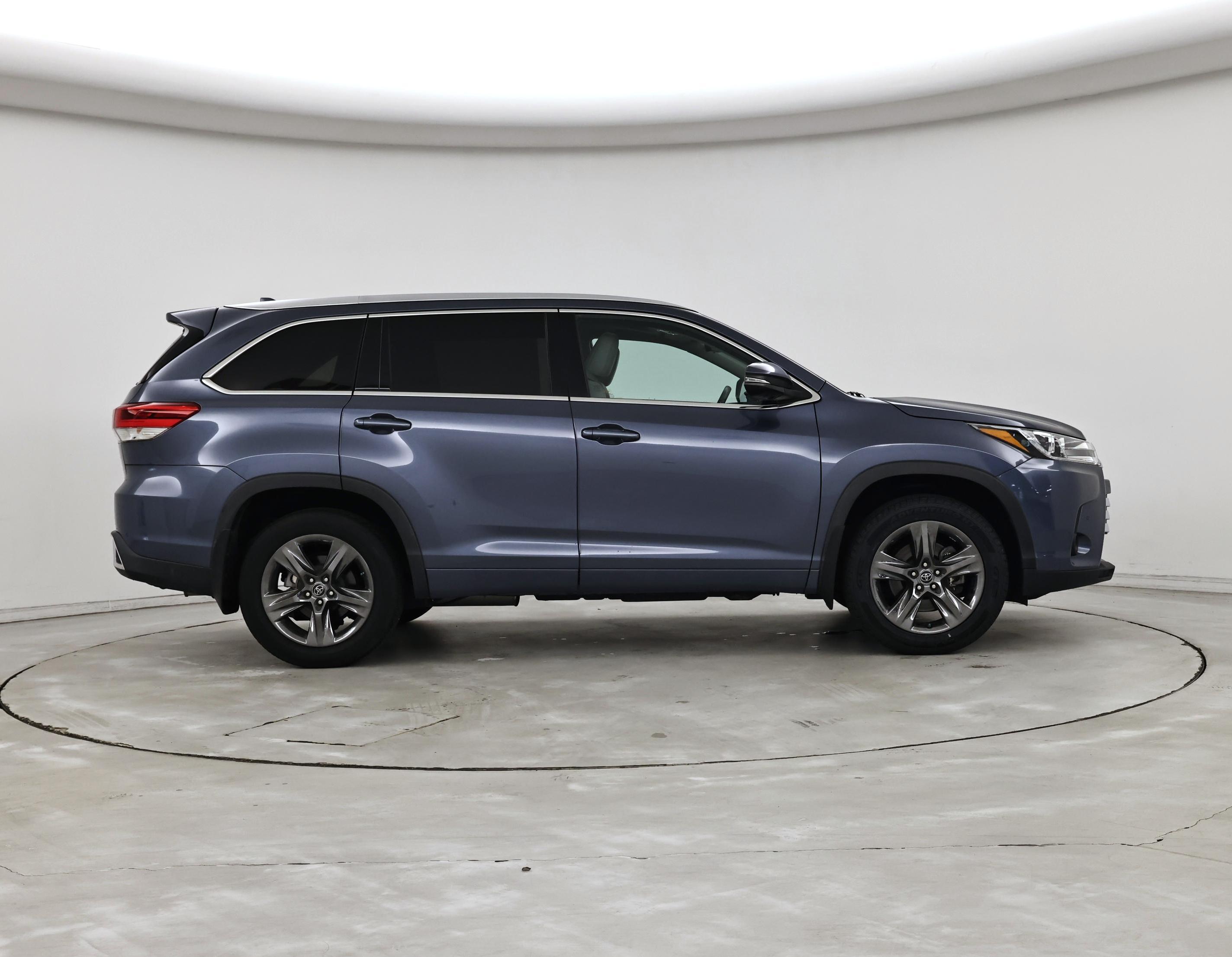 Thumbnail: 2019 Toyota Highlander - 7
