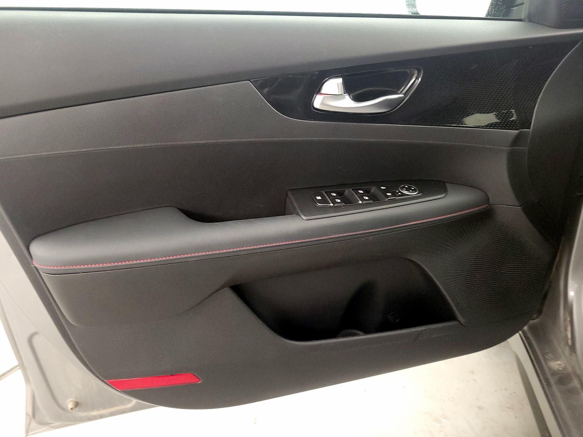 Thumbnail: 2023 Kia Forte - 12