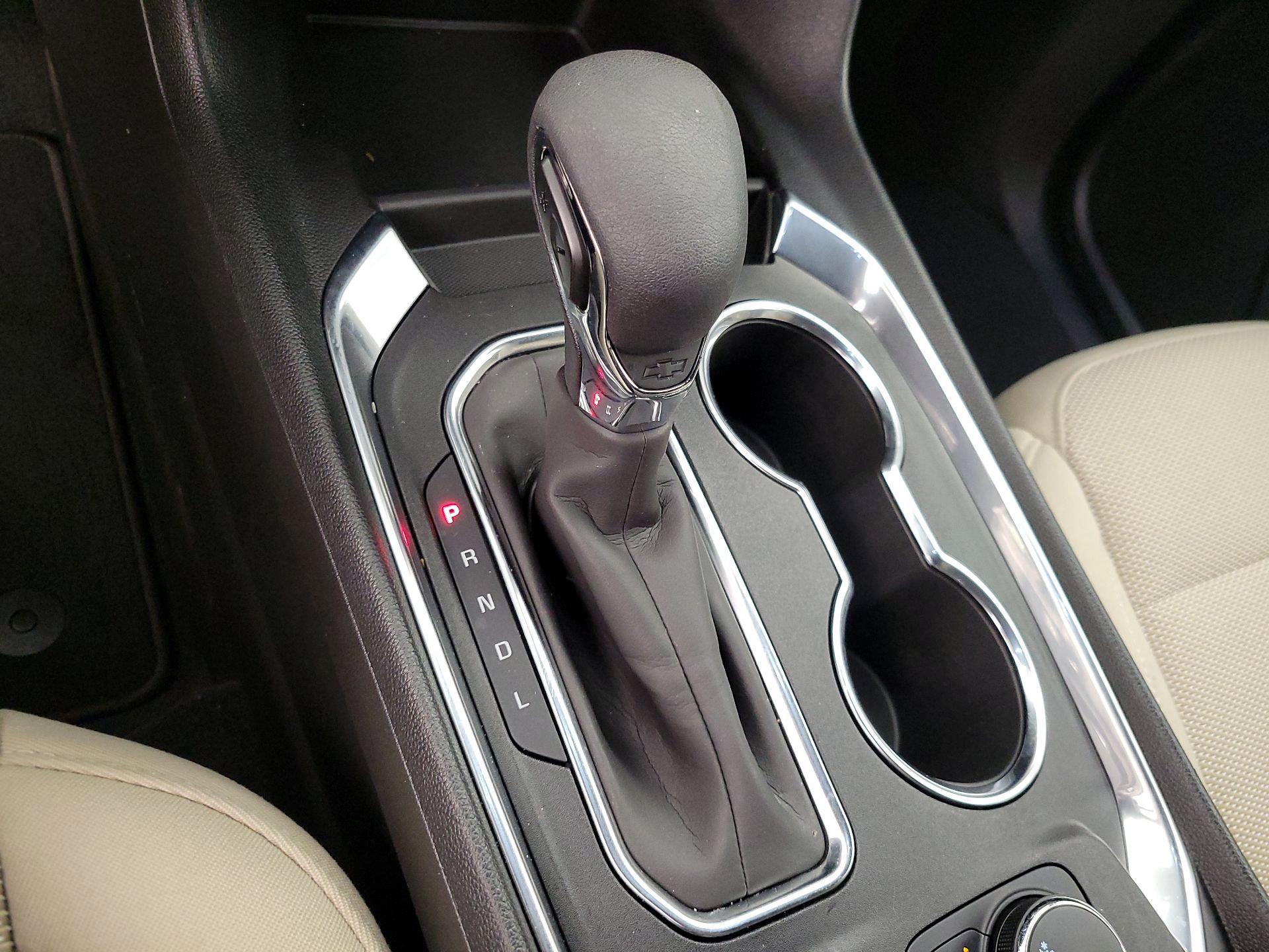 Thumbnail: 2023 Chevrolet Traverse - 17