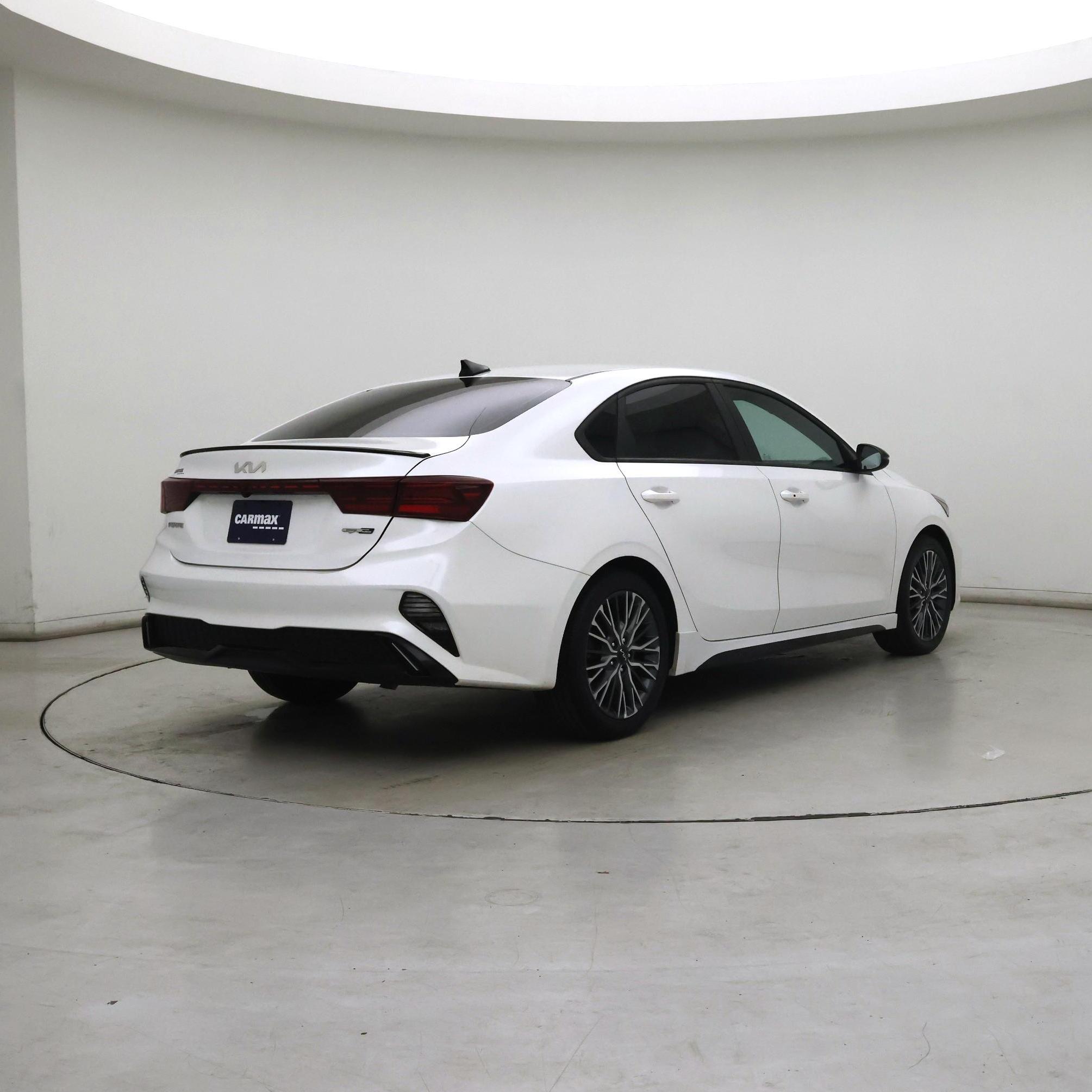 Thumbnail: 2023 Kia Forte - 8