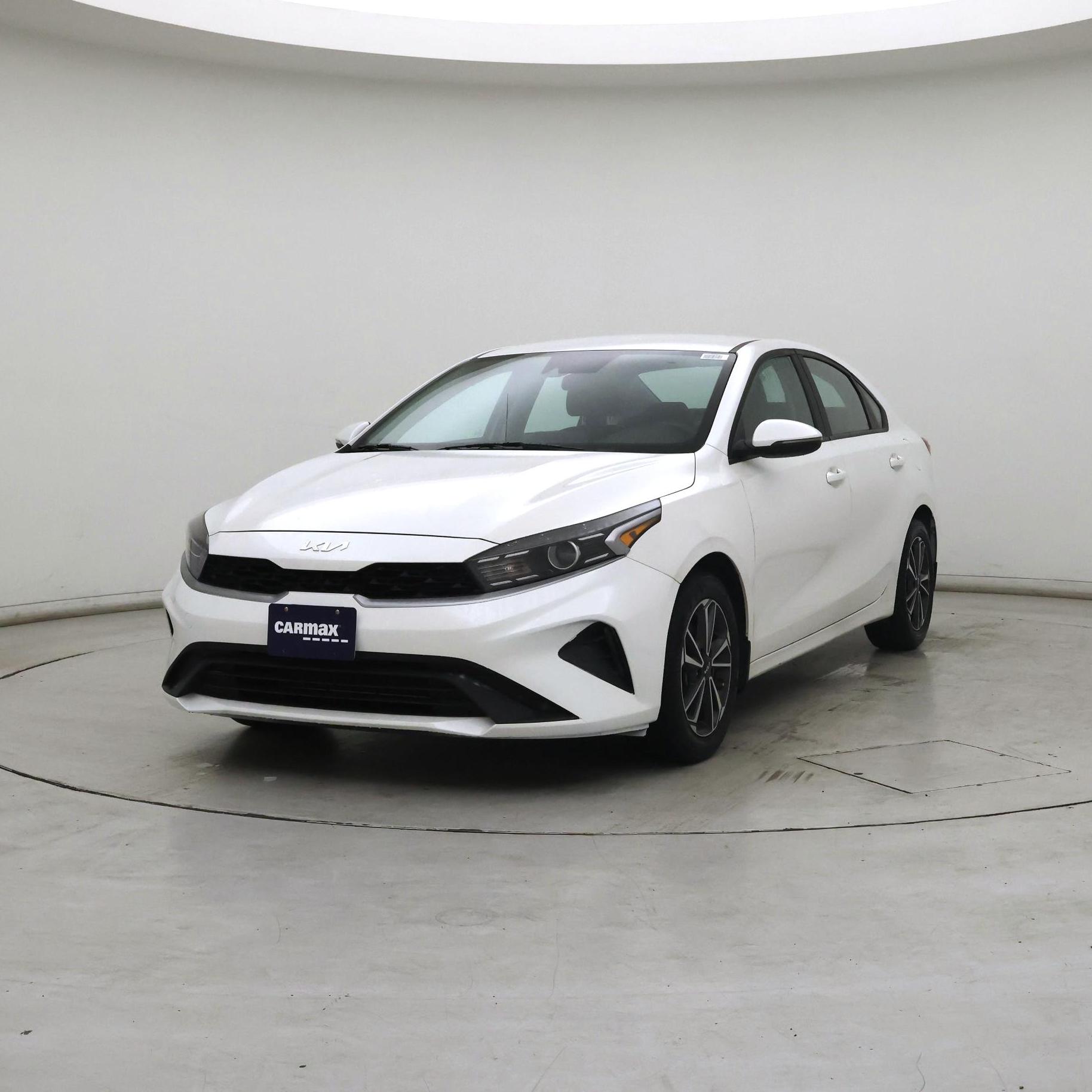 Thumbnail: 2023 Kia Forte - 4