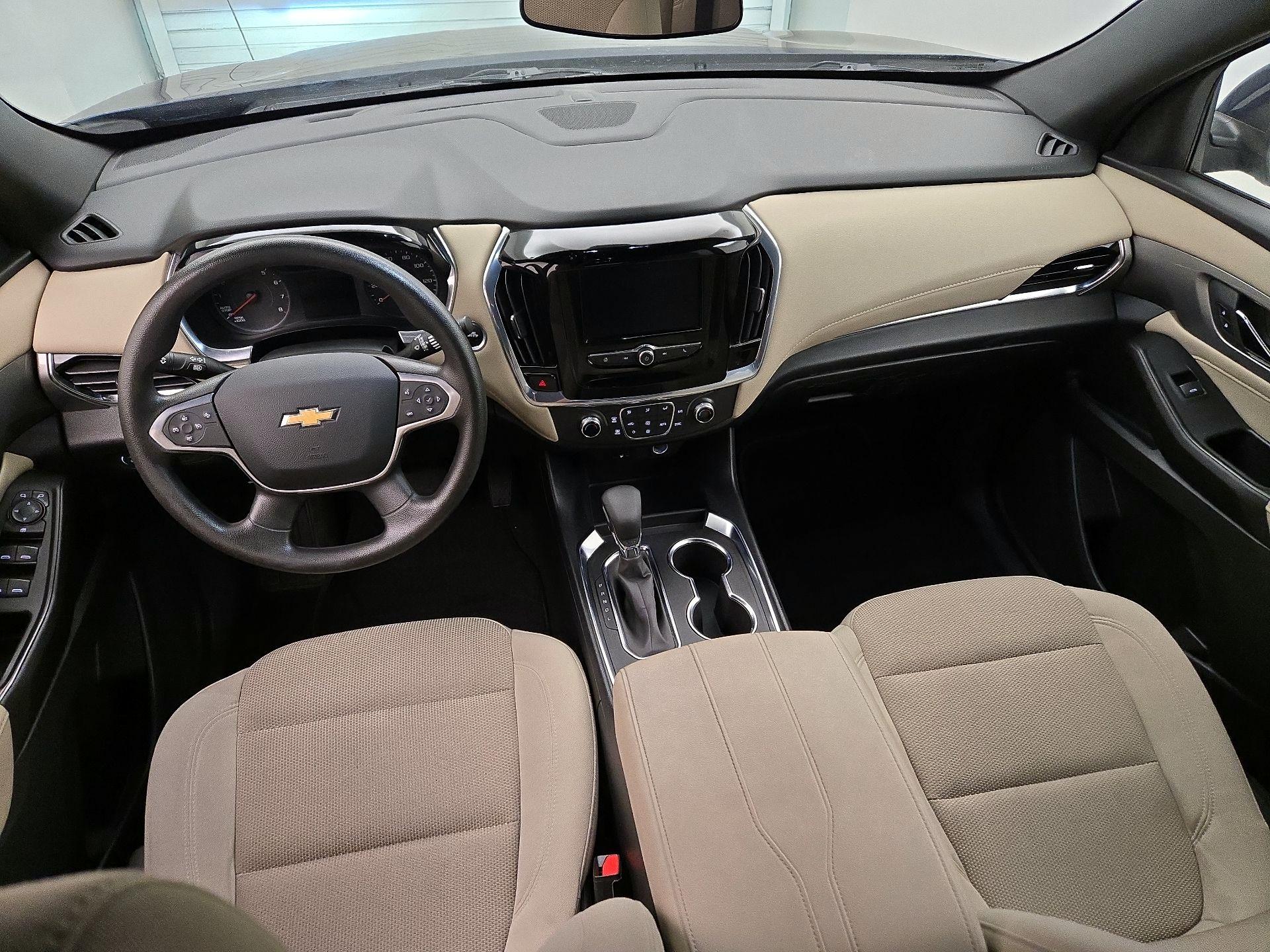 Thumbnail: 2023 Chevrolet Traverse - 9