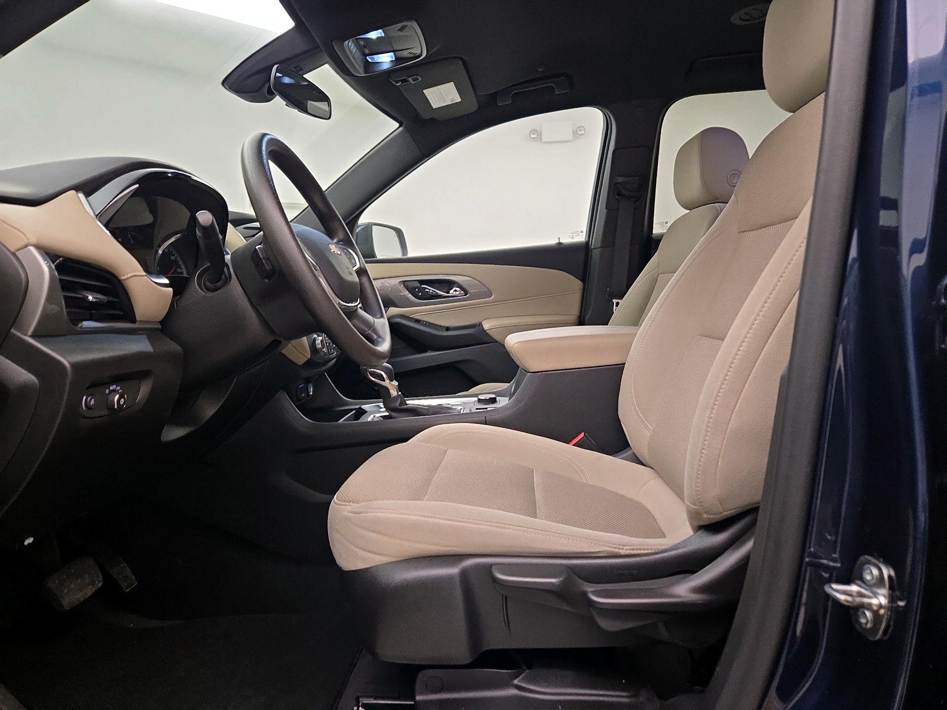 Thumbnail: 2023 Chevrolet Traverse - 11