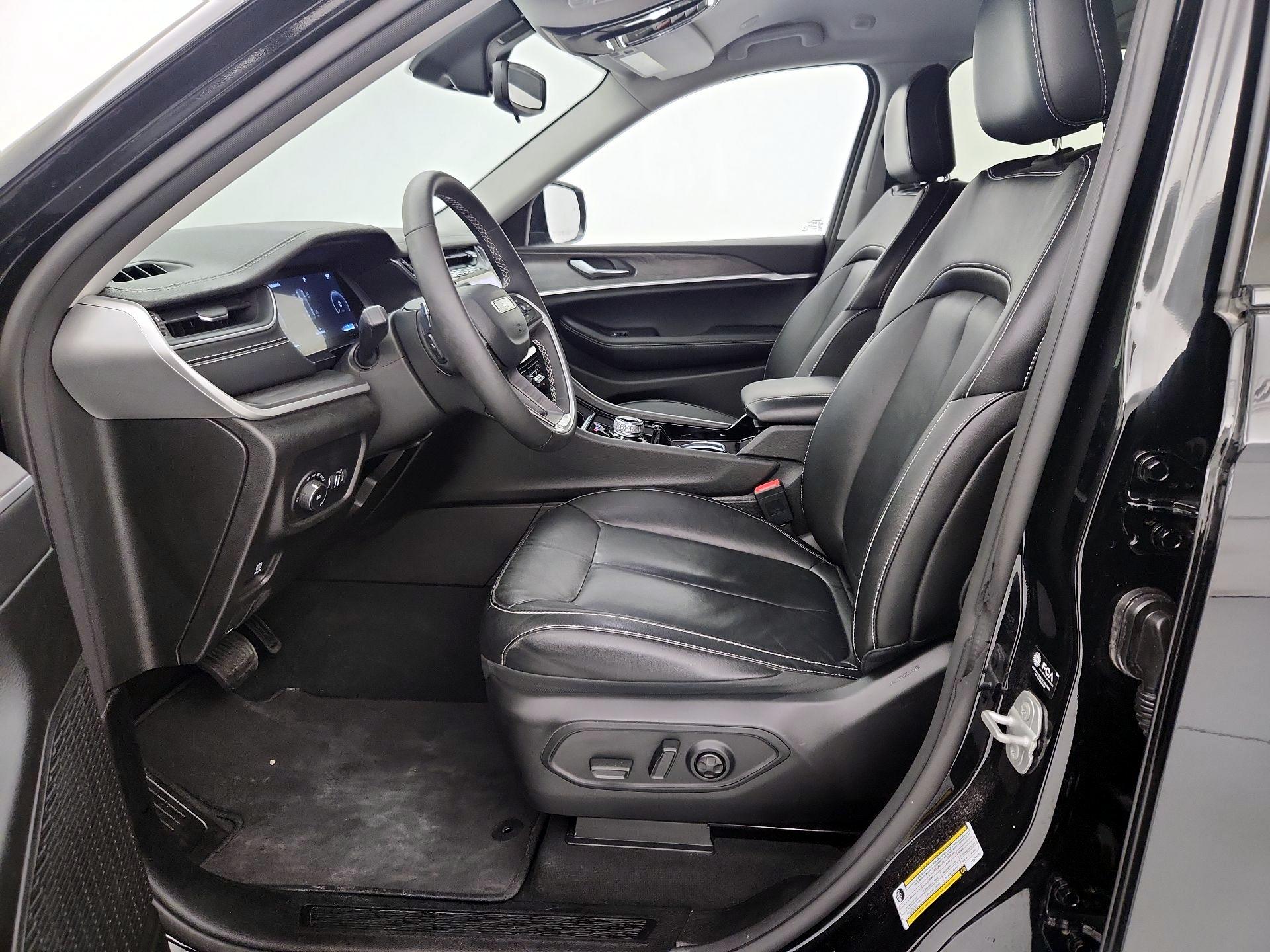 Thumbnail: 2023 Jeep Grand Cherokee - 11