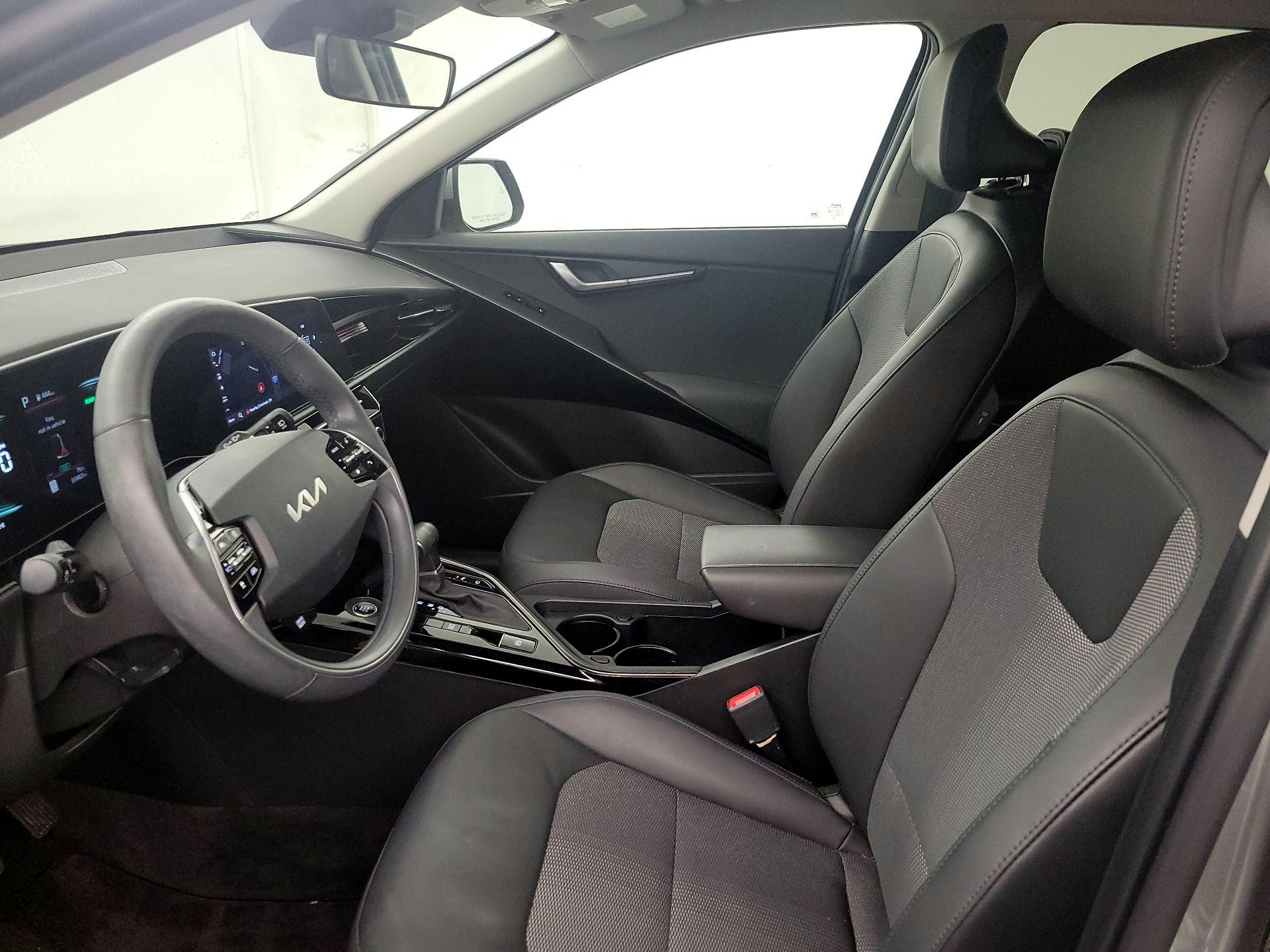 Thumbnail: 2023 Kia Niro - 11