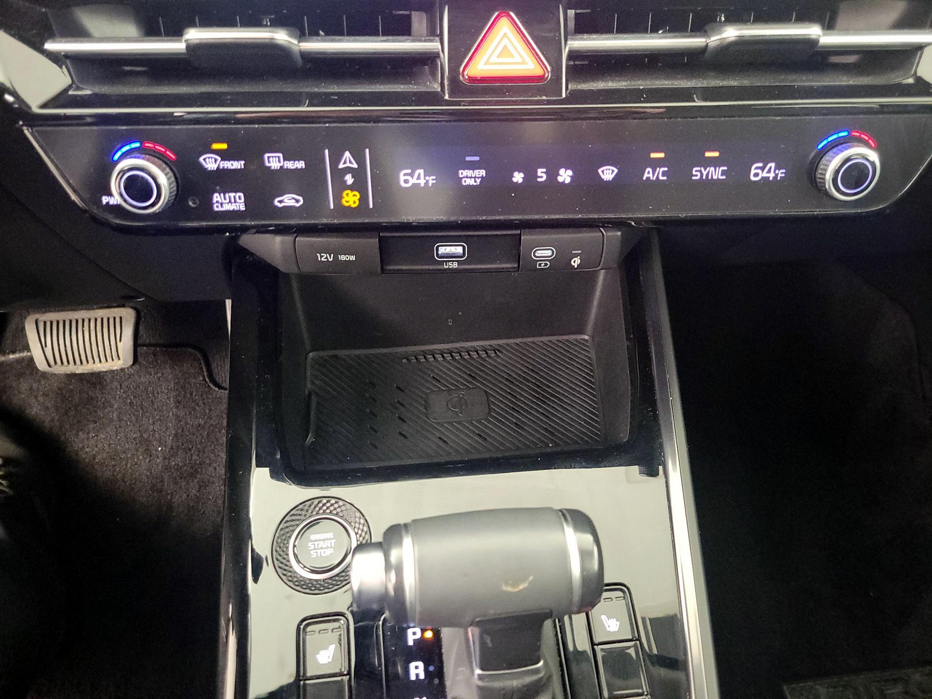 Thumbnail: 2023 Kia Niro - 17