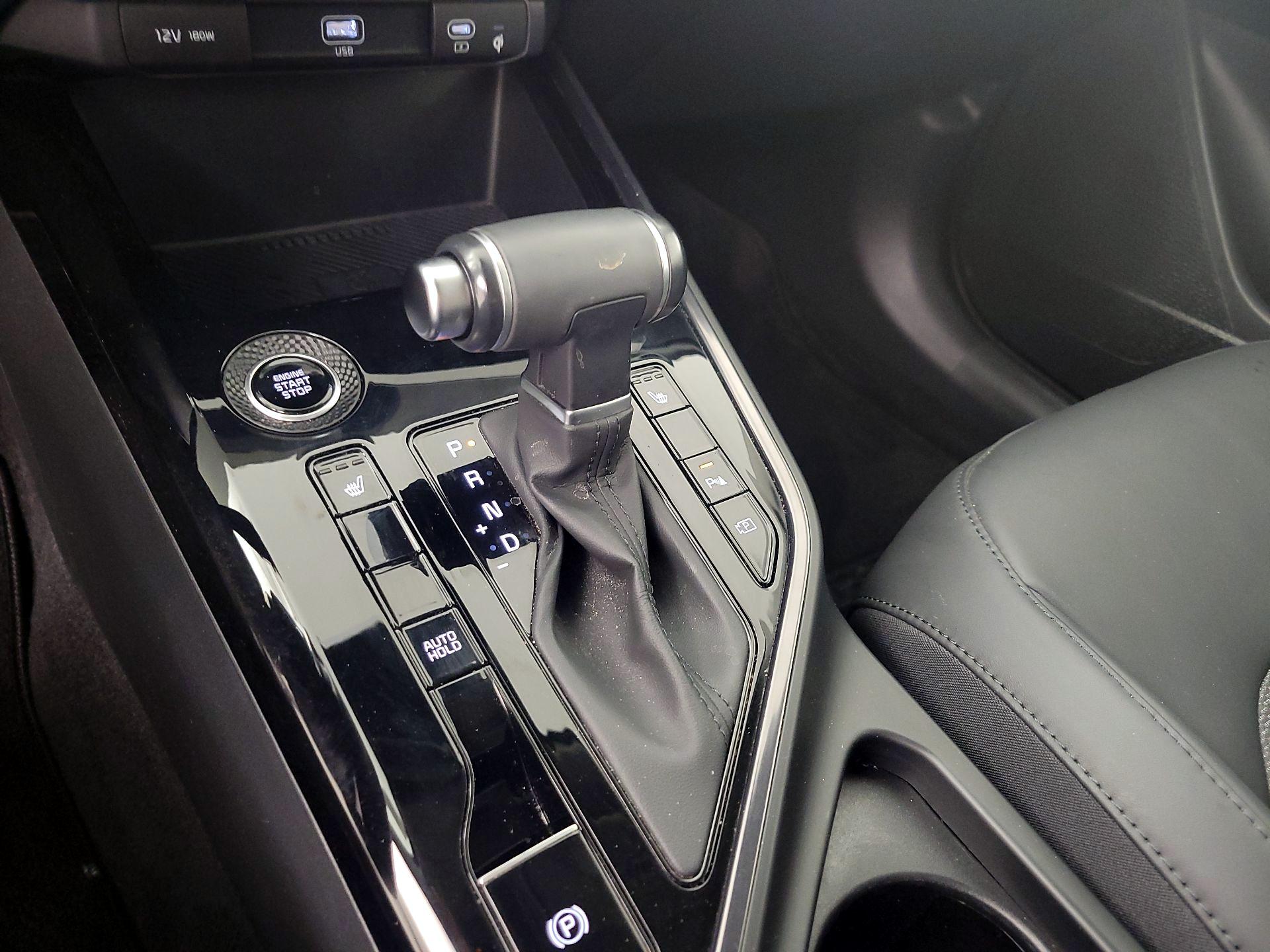 Thumbnail: 2023 Kia Niro - 18