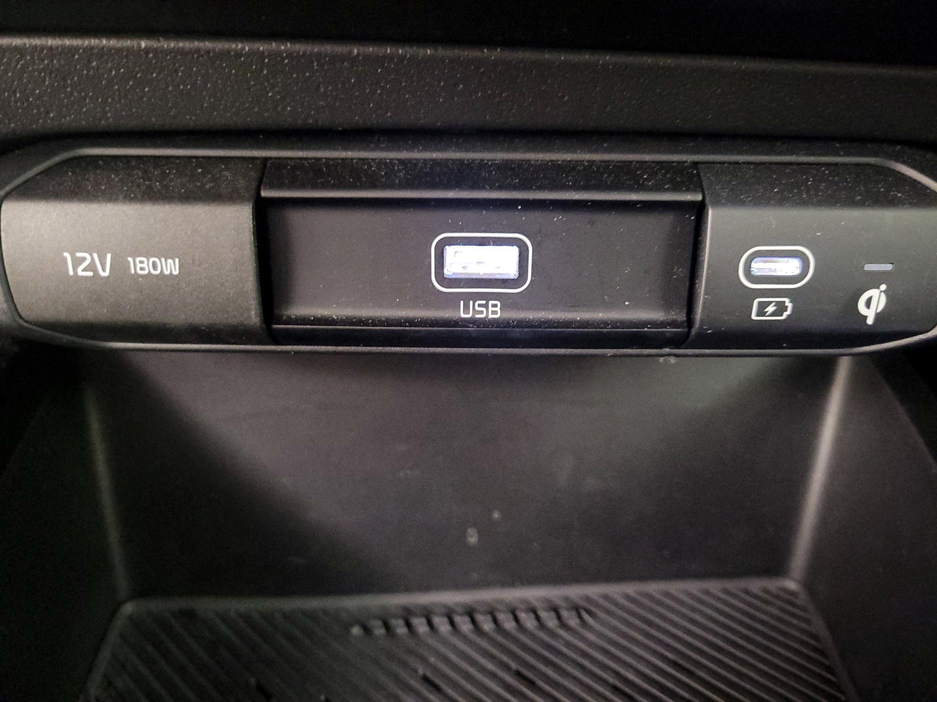 Thumbnail: 2023 Kia Niro - 19