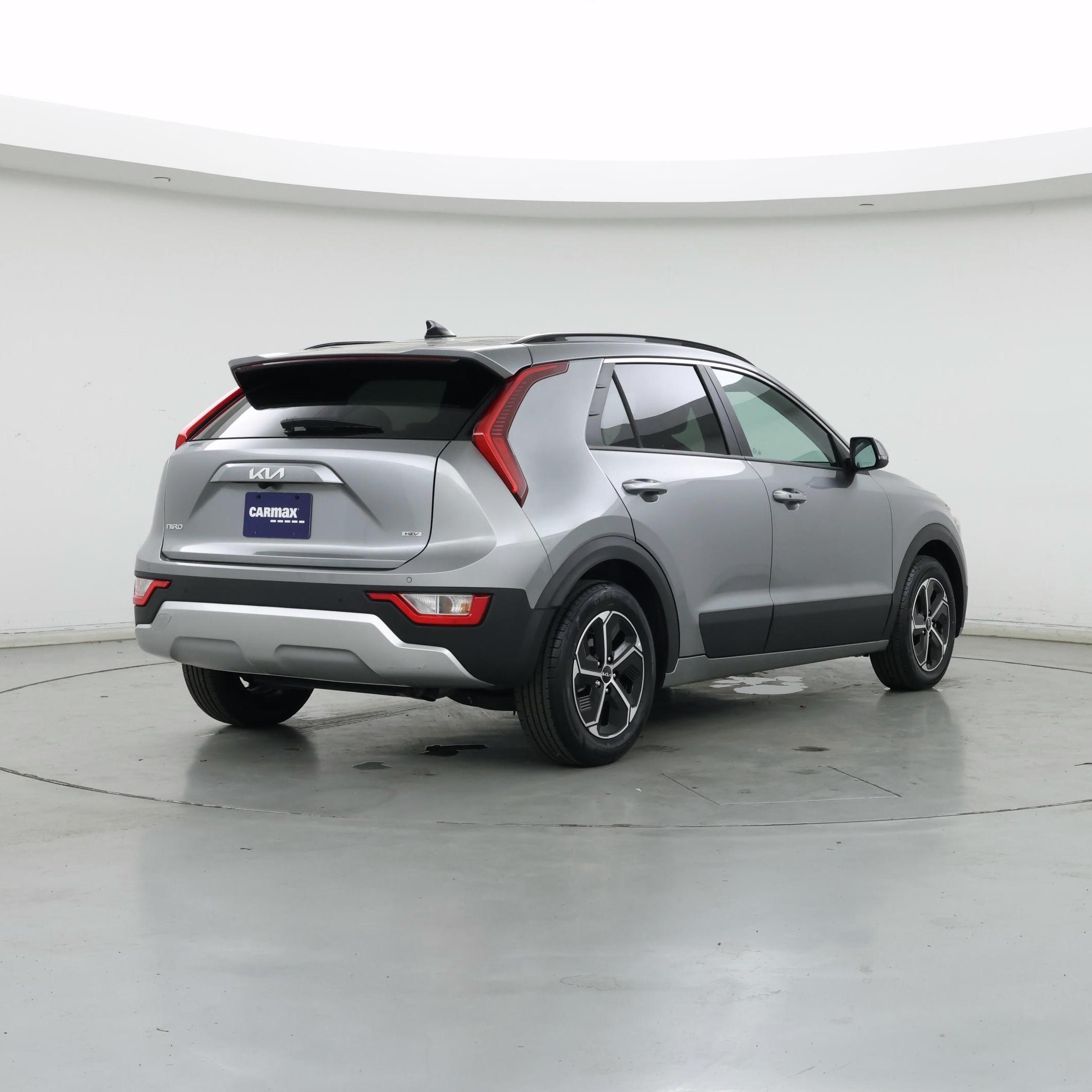 Thumbnail: 2023 Kia Niro - 8