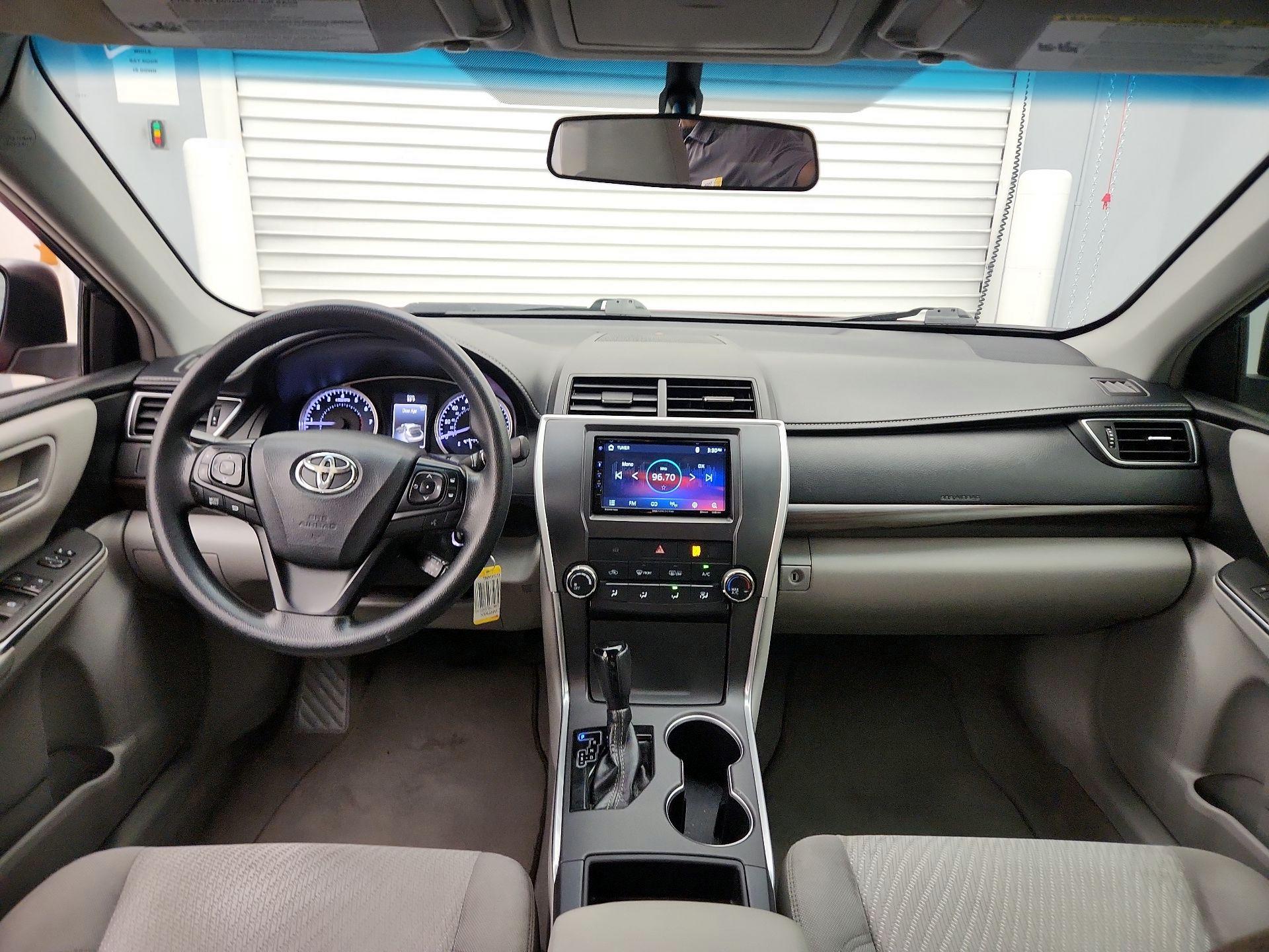 Thumbnail: 2016 Toyota Camry - 9