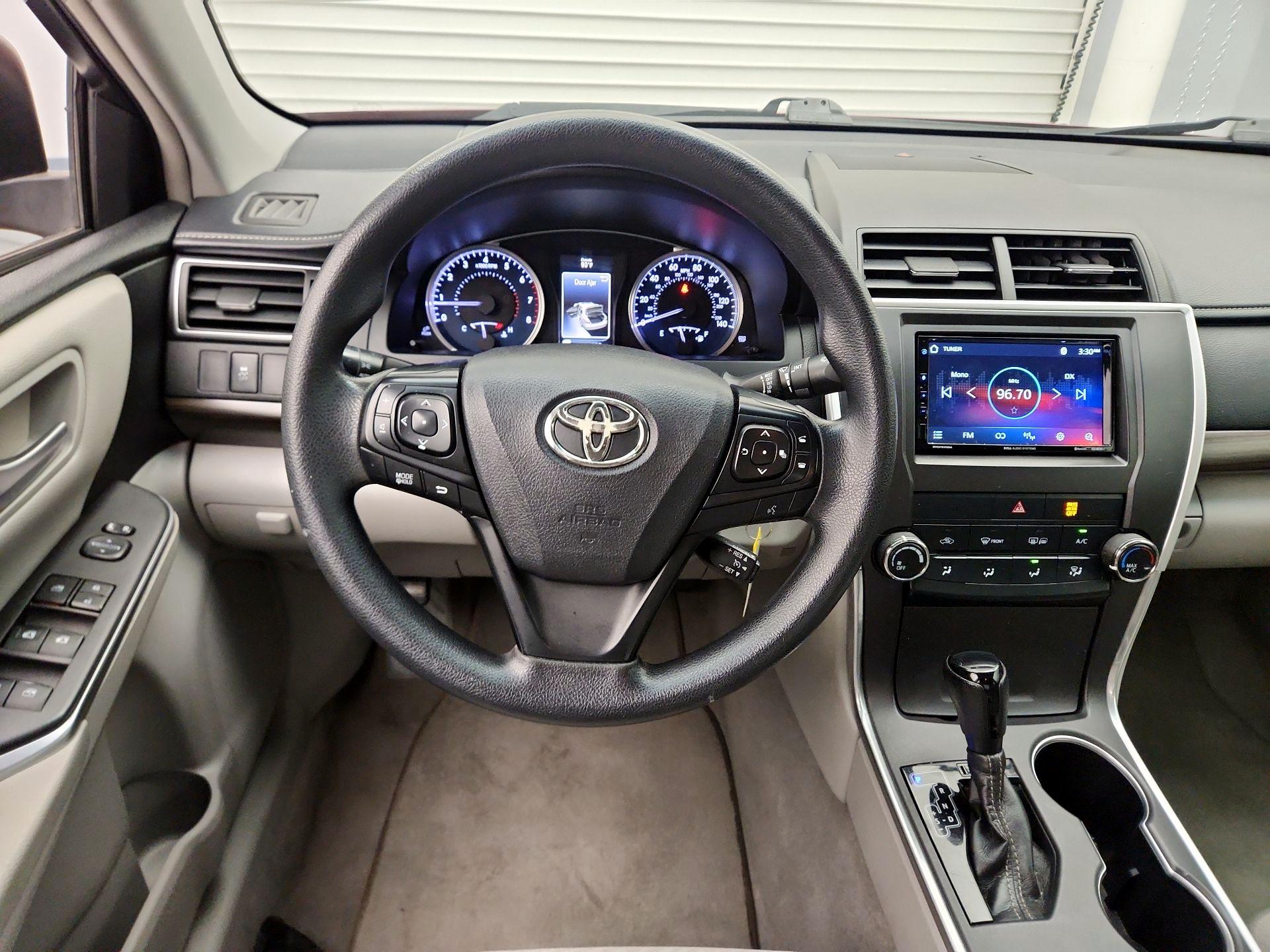 Thumbnail: 2016 Toyota Camry - 10