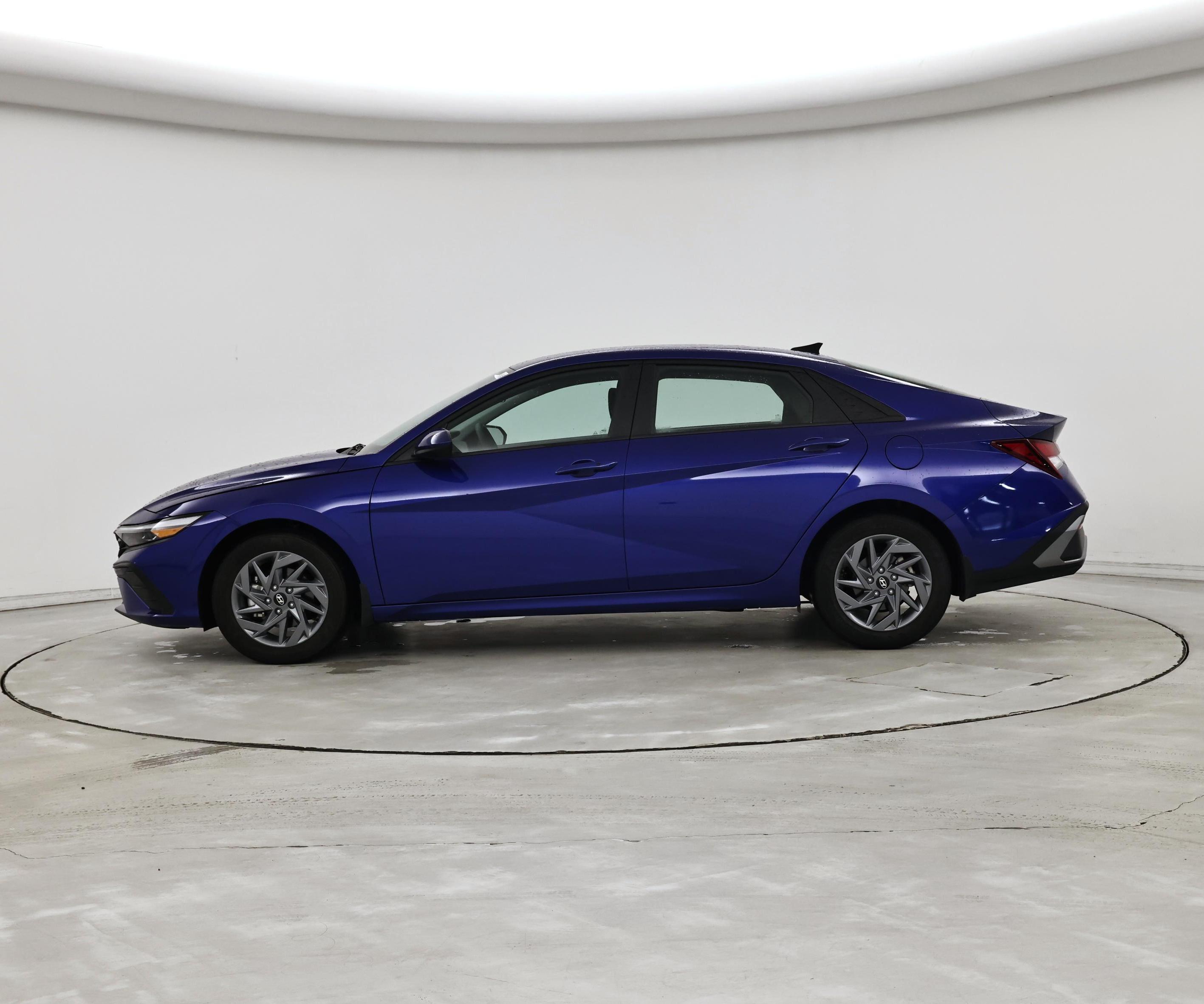 Thumbnail: 2024 Hyundai Elantra - 3