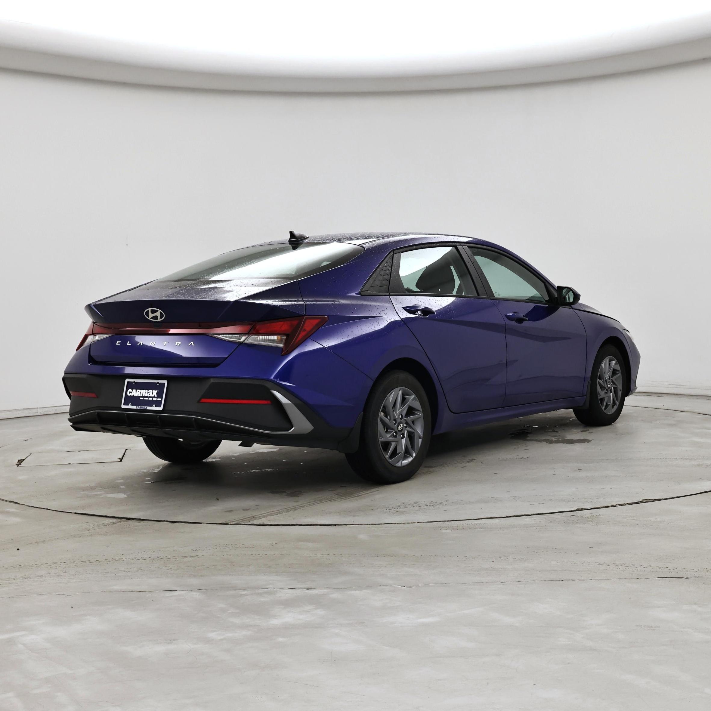 Thumbnail: 2024 Hyundai Elantra - 8