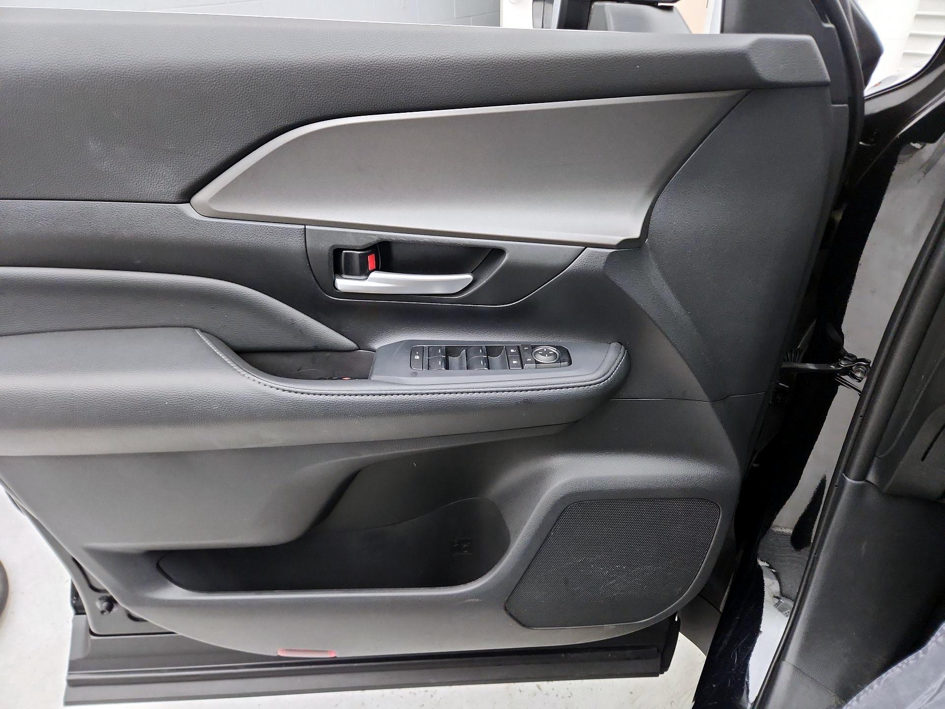 Thumbnail: 2024 Toyota Highlander - 12