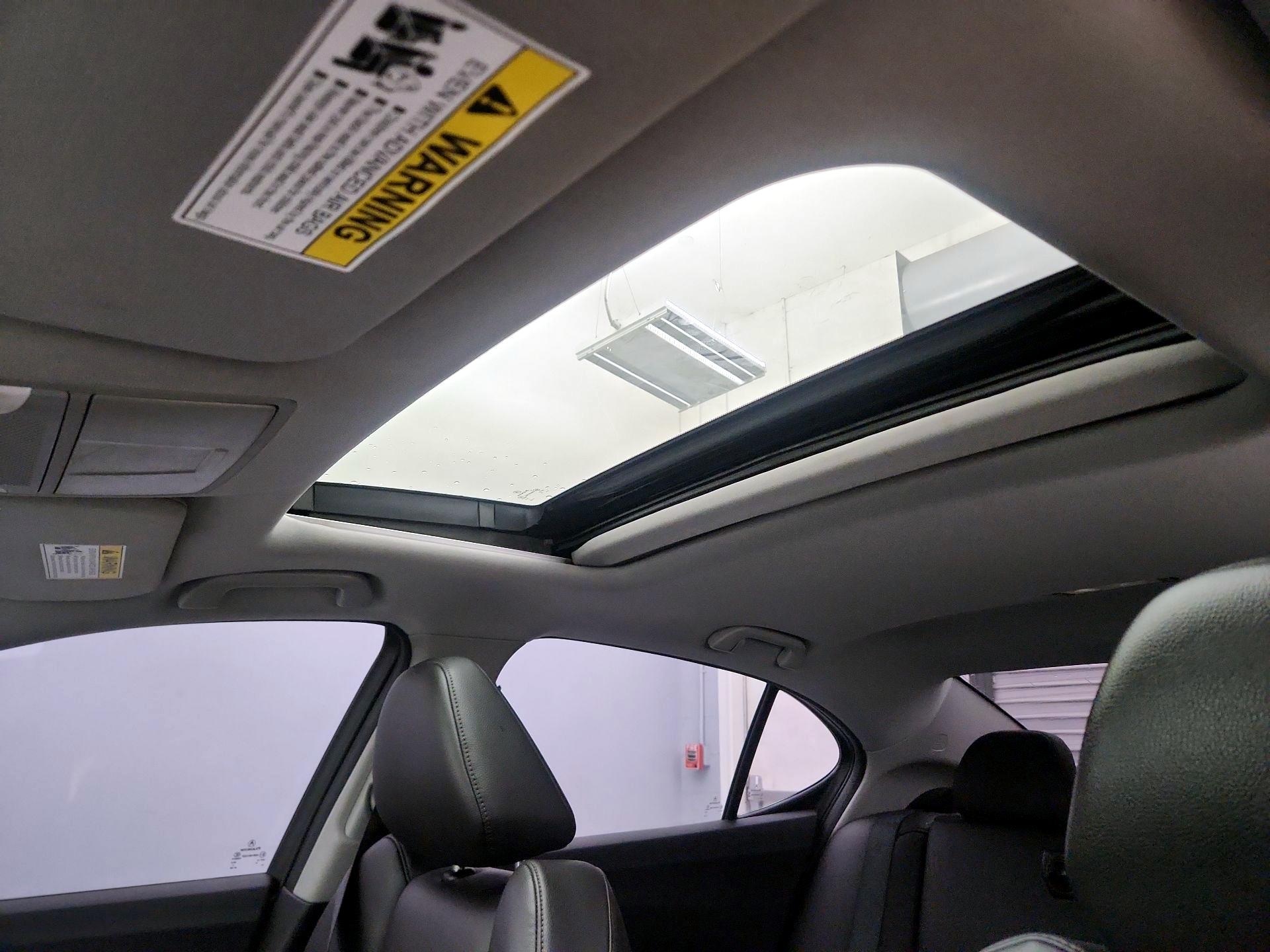 Thumbnail: 2018 Acura TLX - 19