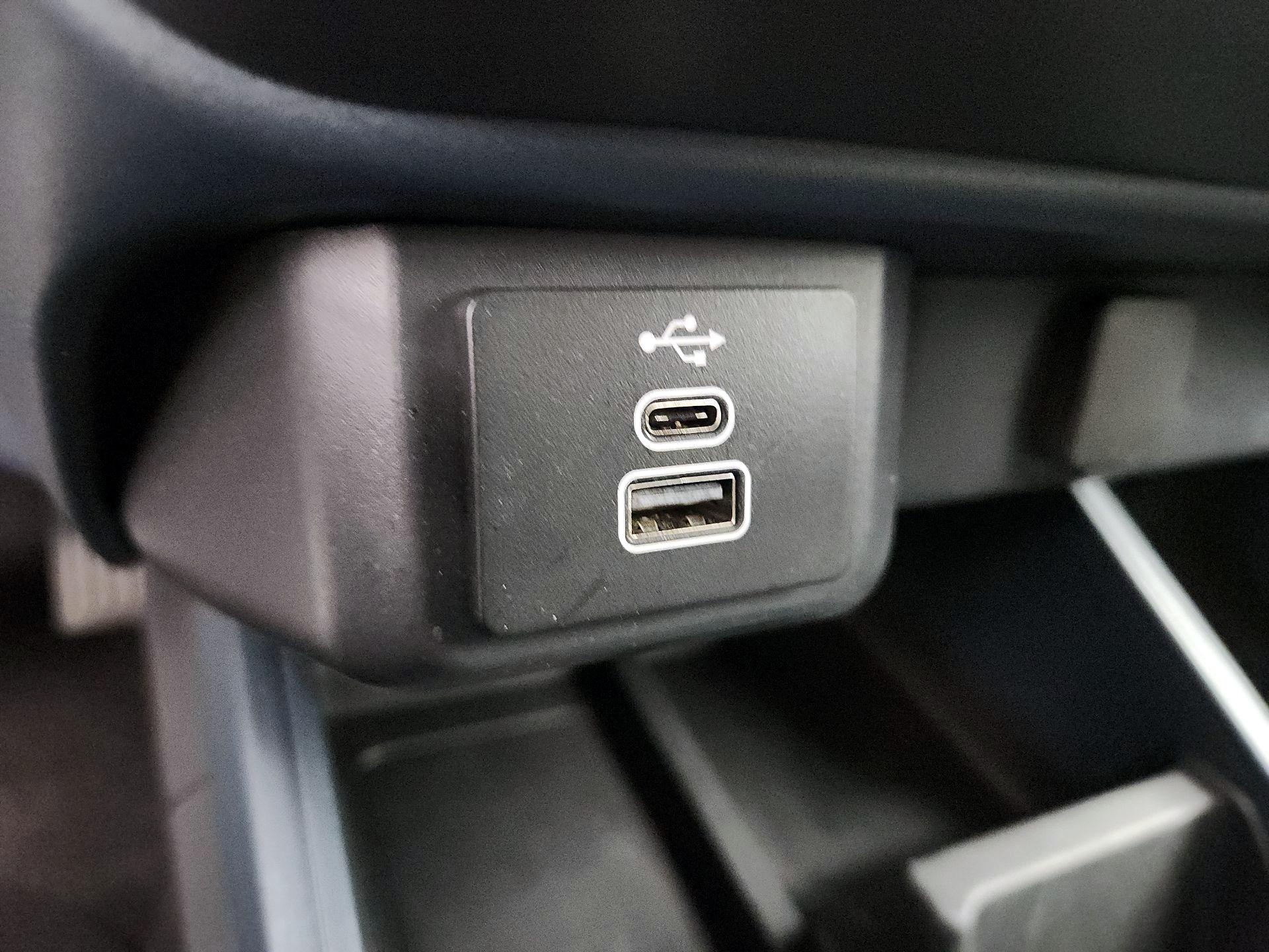 Thumbnail: 2025 Ford Maverick - 18