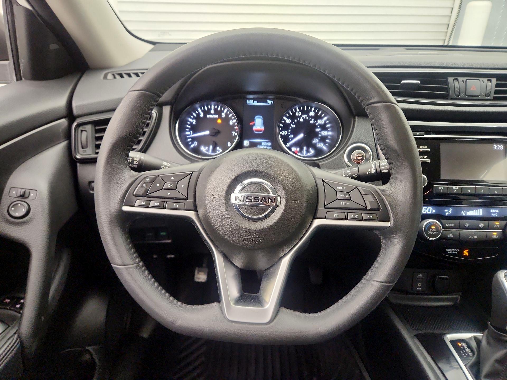 Thumbnail: 2017 Nissan Rogue - 10