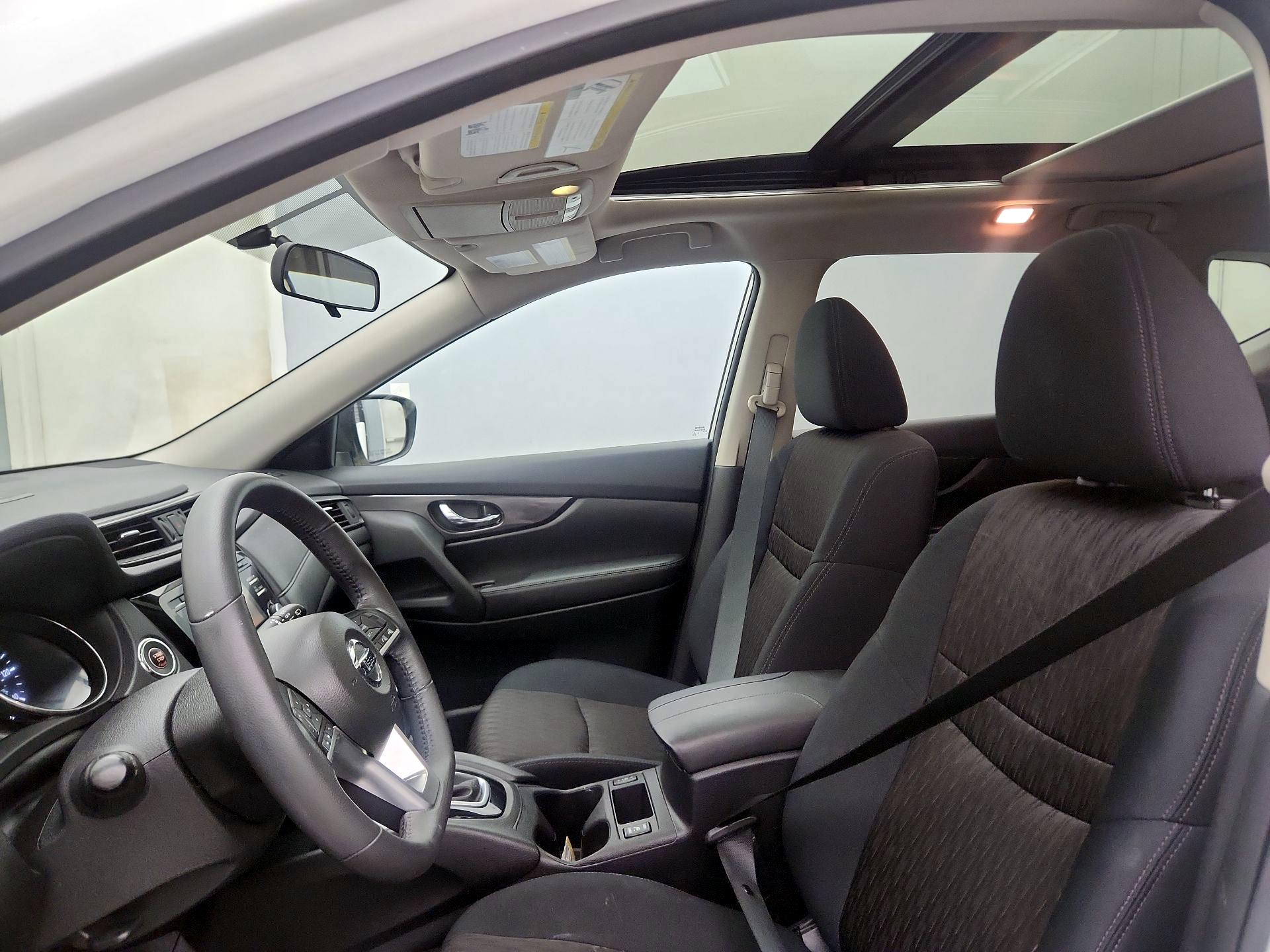 Thumbnail: 2017 Nissan Rogue - 19