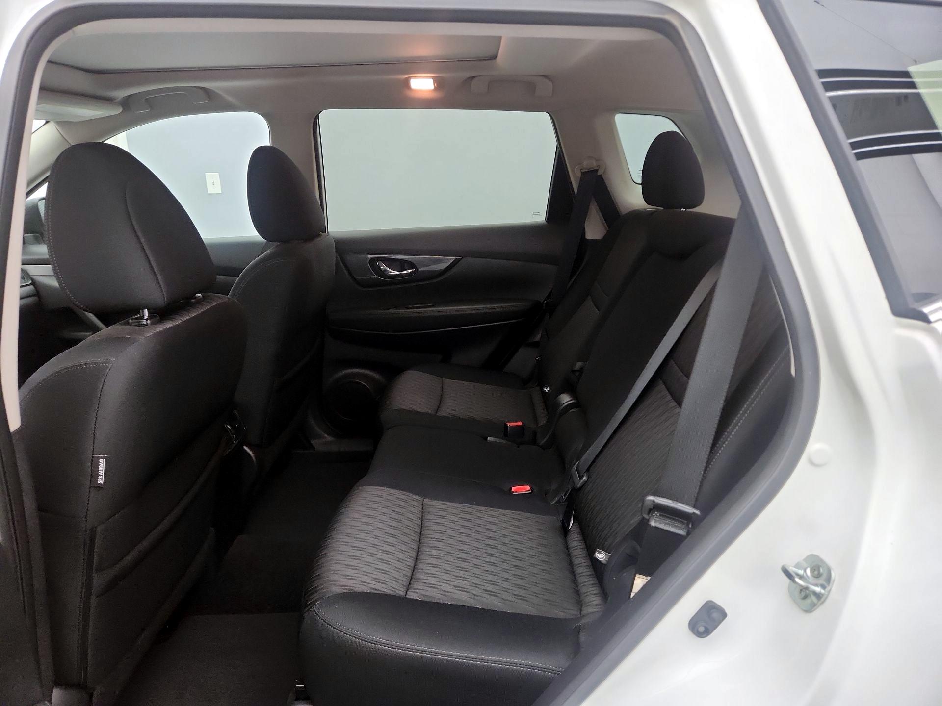 Thumbnail: 2017 Nissan Rogue - 20