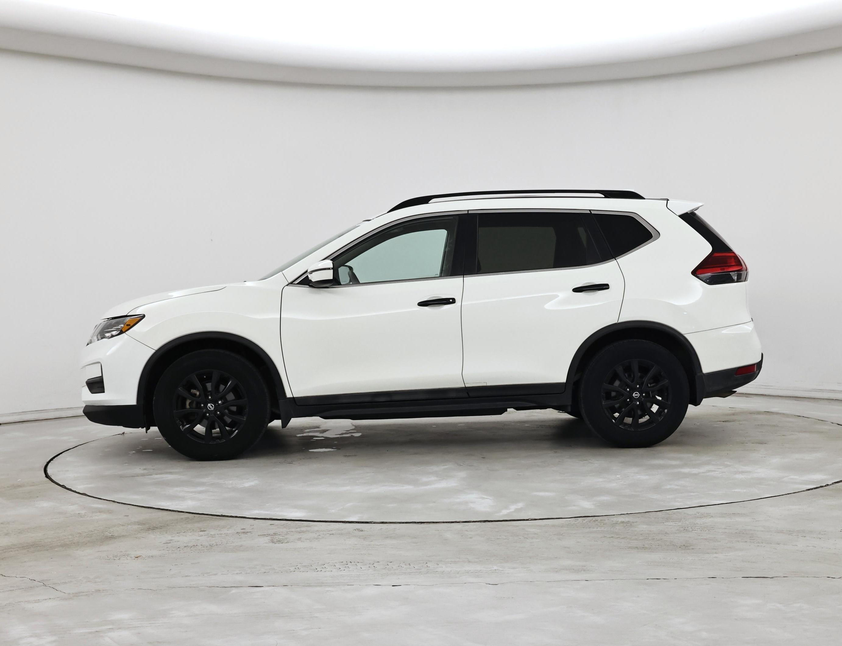 Thumbnail: 2017 Nissan Rogue - 3