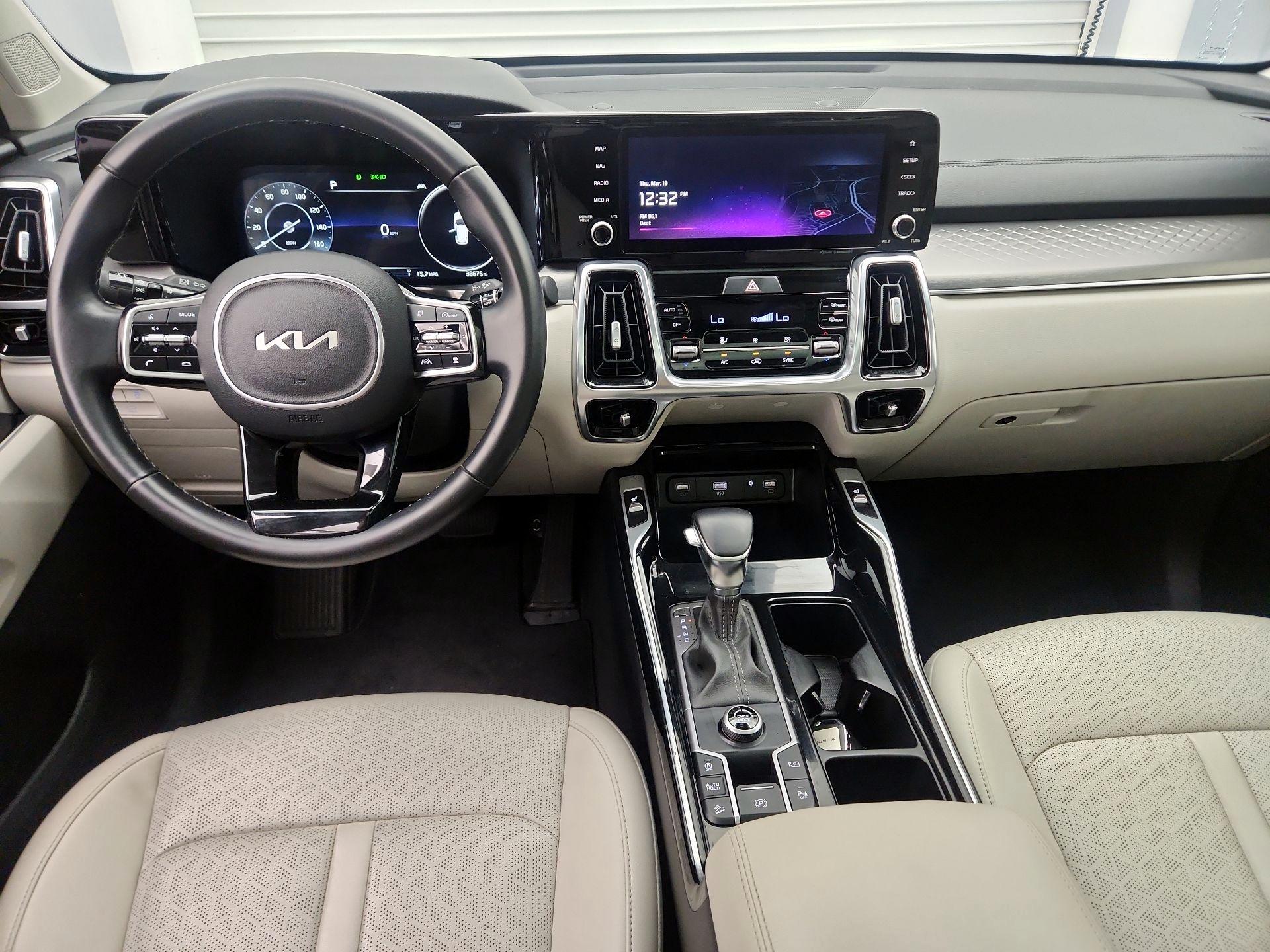 Thumbnail: 2023 Kia Sorento - 9