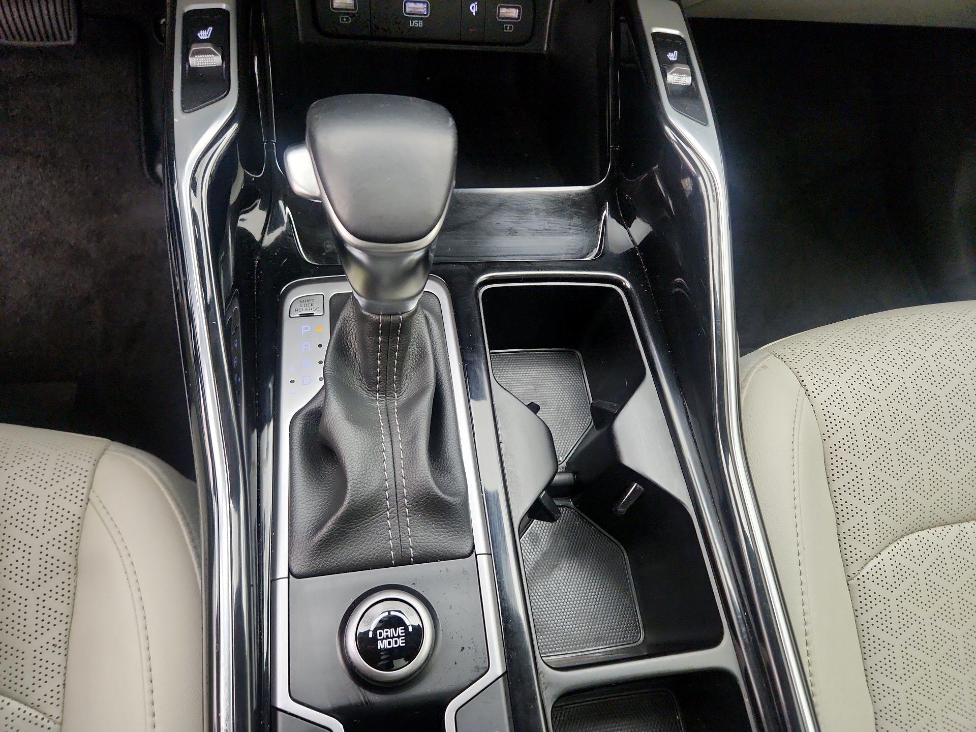 Thumbnail: 2023 Kia Sorento - 18