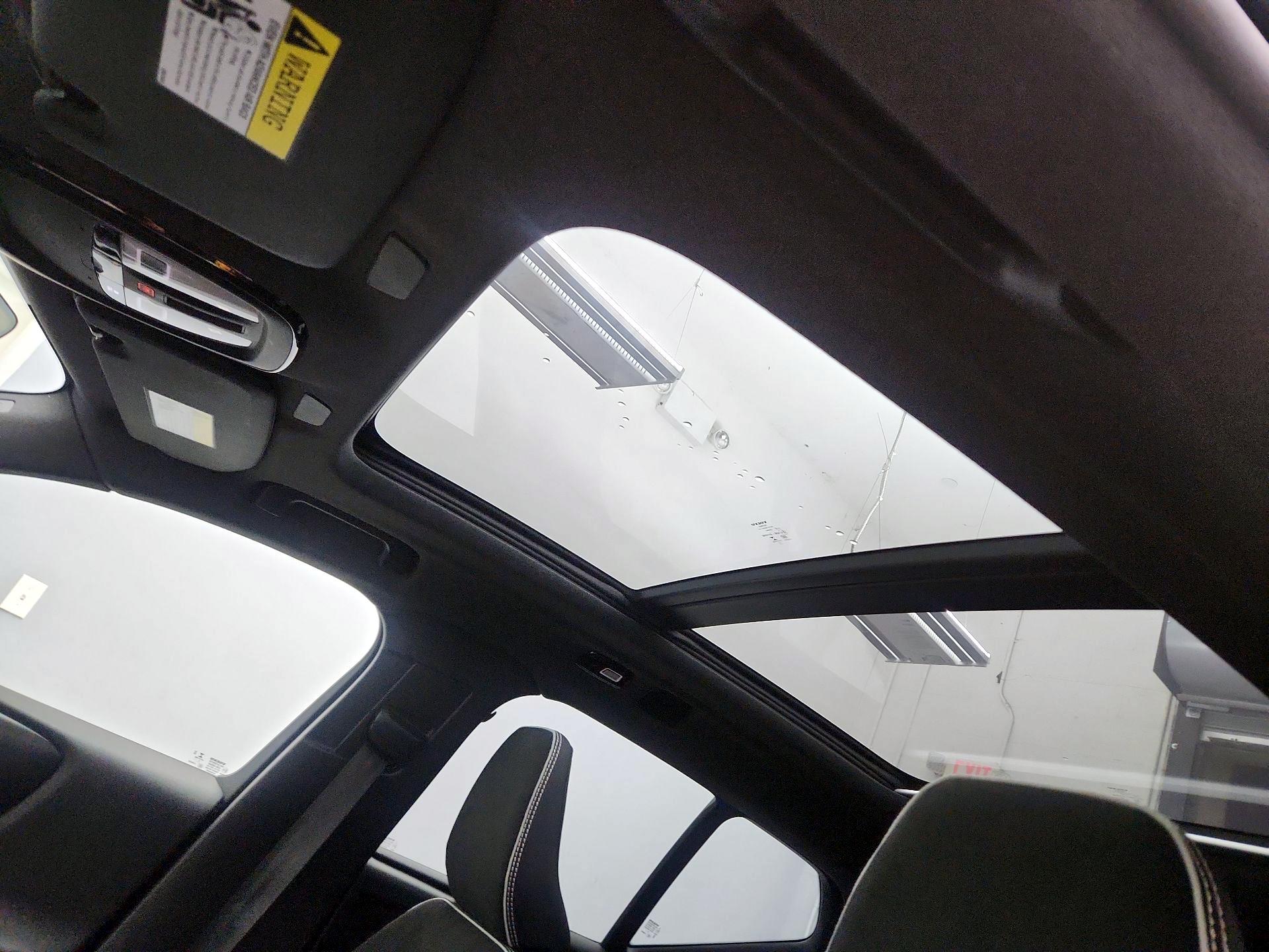 Thumbnail: 2022 Volvo XC40 - 19